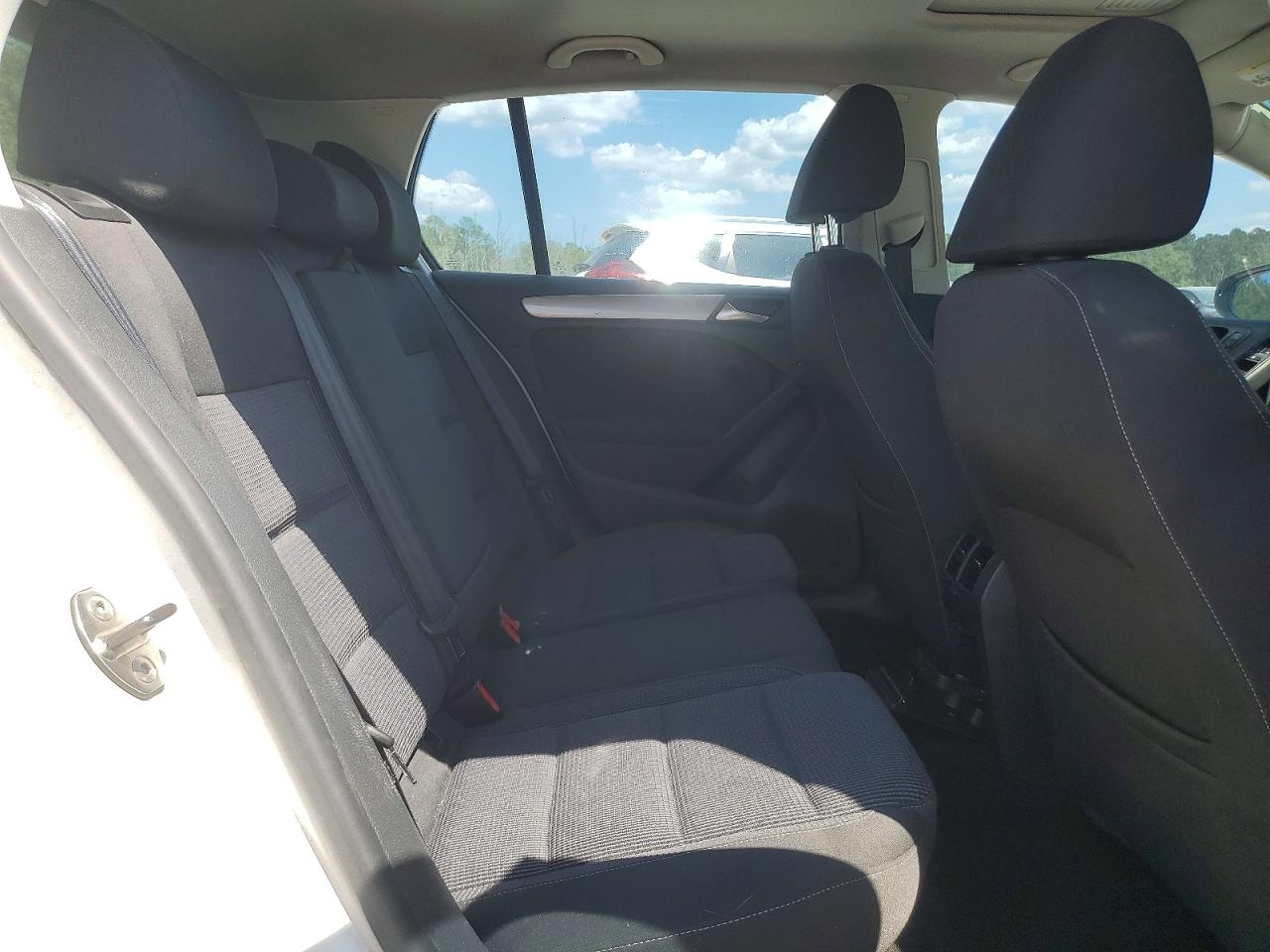 2011 Volkswagen Golf Белый vin: WVWDA7AJ7BW197361