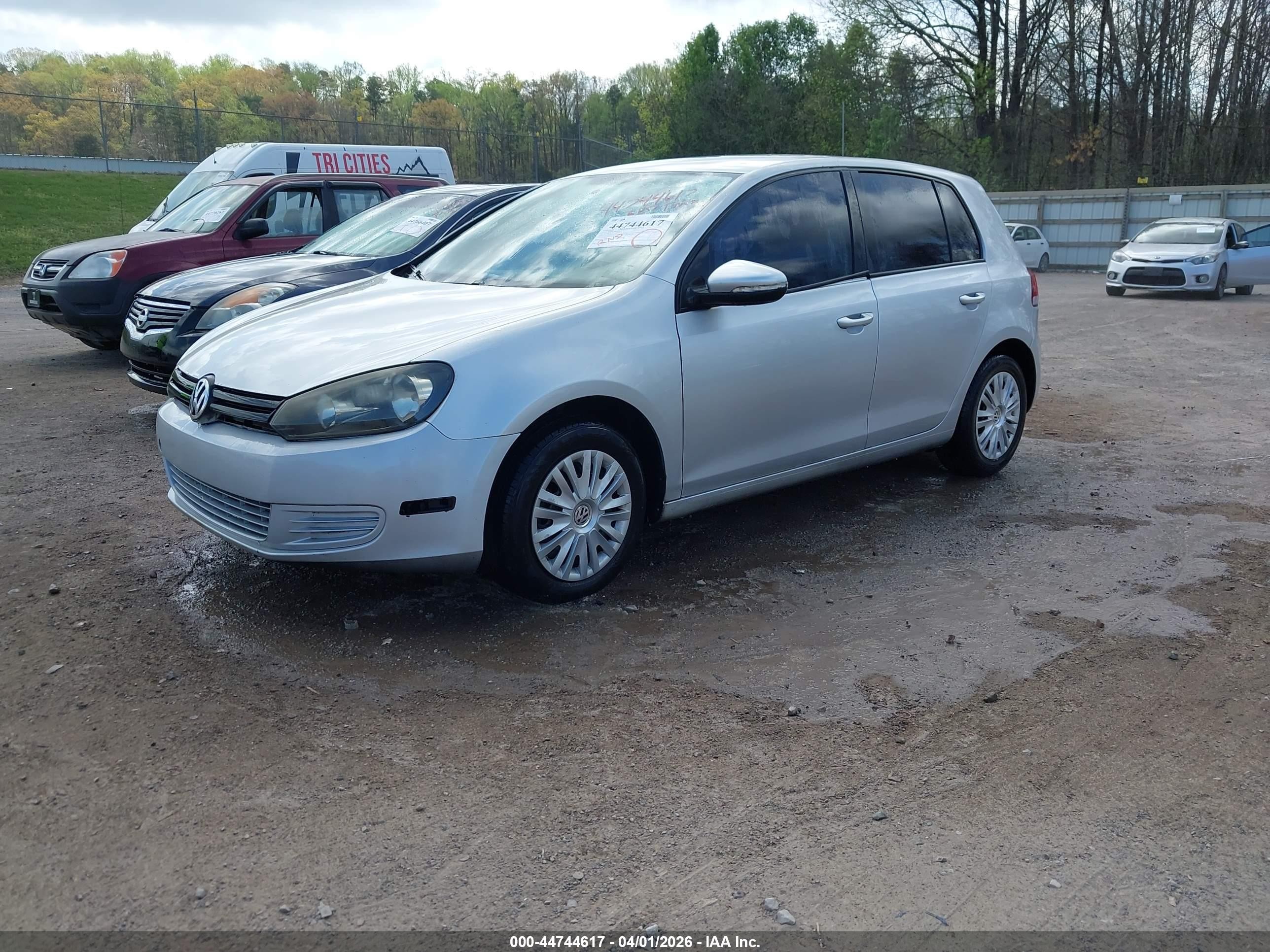 2010 Volkswagen Golf 4-door Серебряный vin: WVWDA7AJ8AW085909