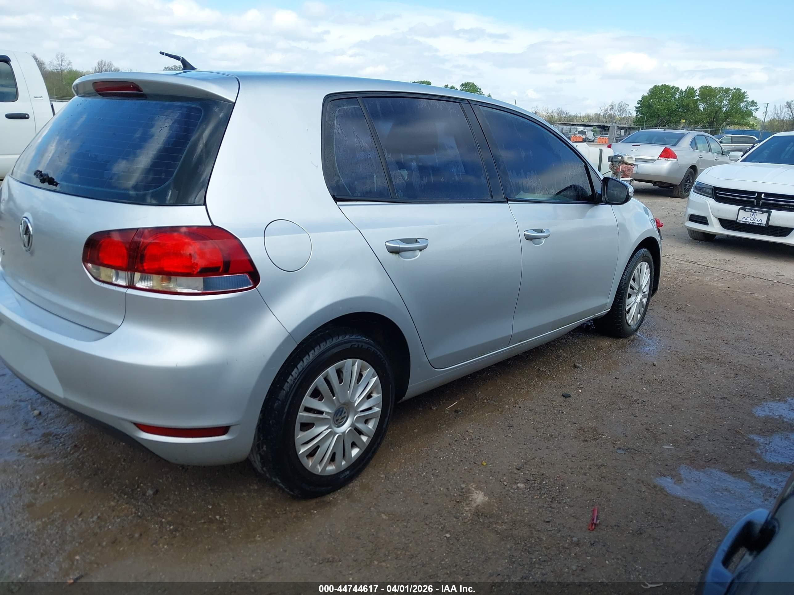 2010 Volkswagen Golf 4-door Серебряный vin: WVWDA7AJ8AW085909