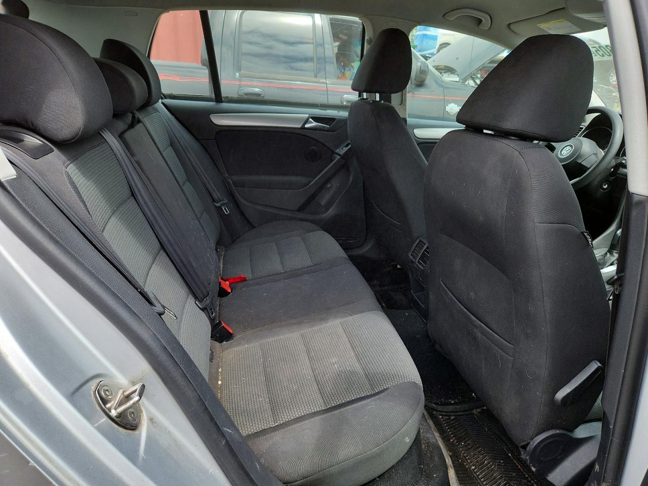 2013 Volkswagen Golf Серебряный vin: WVWDA7AJ9DW119117