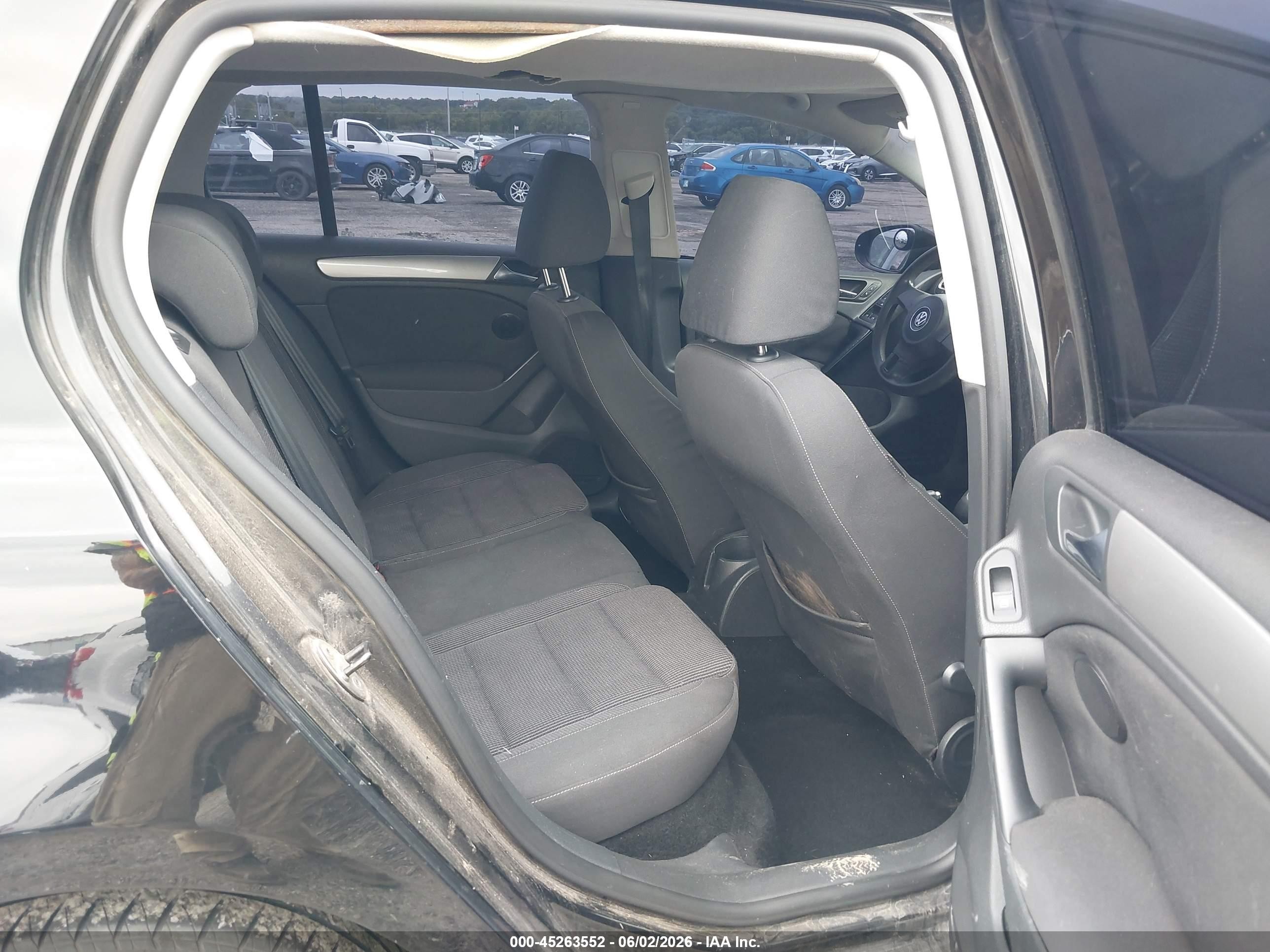 2010 Volkswagen Golf 4-door Black vin: WVWDA7AJXAW086852