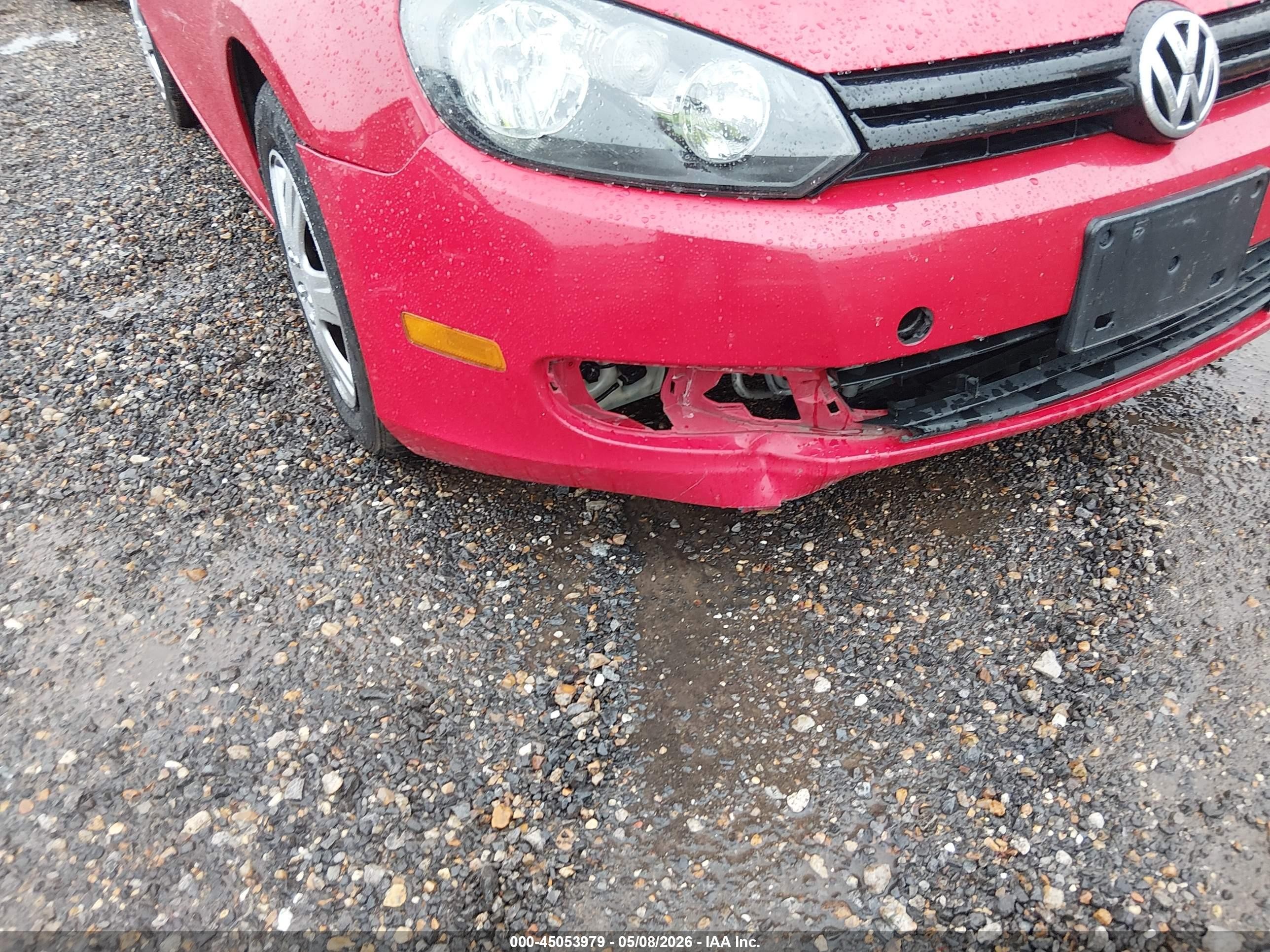 2013 Volkswagen Golf 2.5l 4-door Red vin: WVWDA7AJXDW025781
