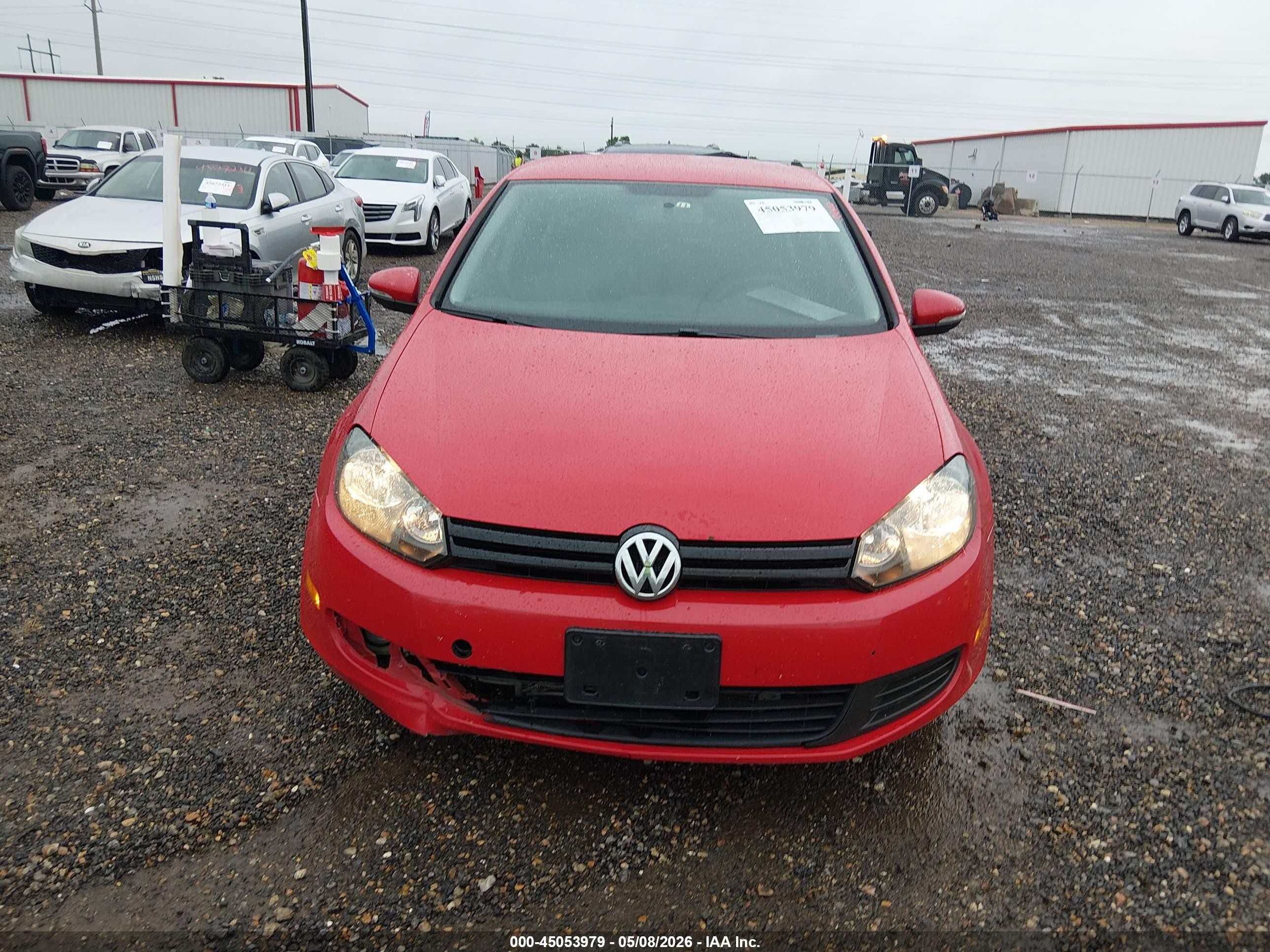 2013 Volkswagen Golf 2.5l 4-door Red vin: WVWDA7AJXDW025781