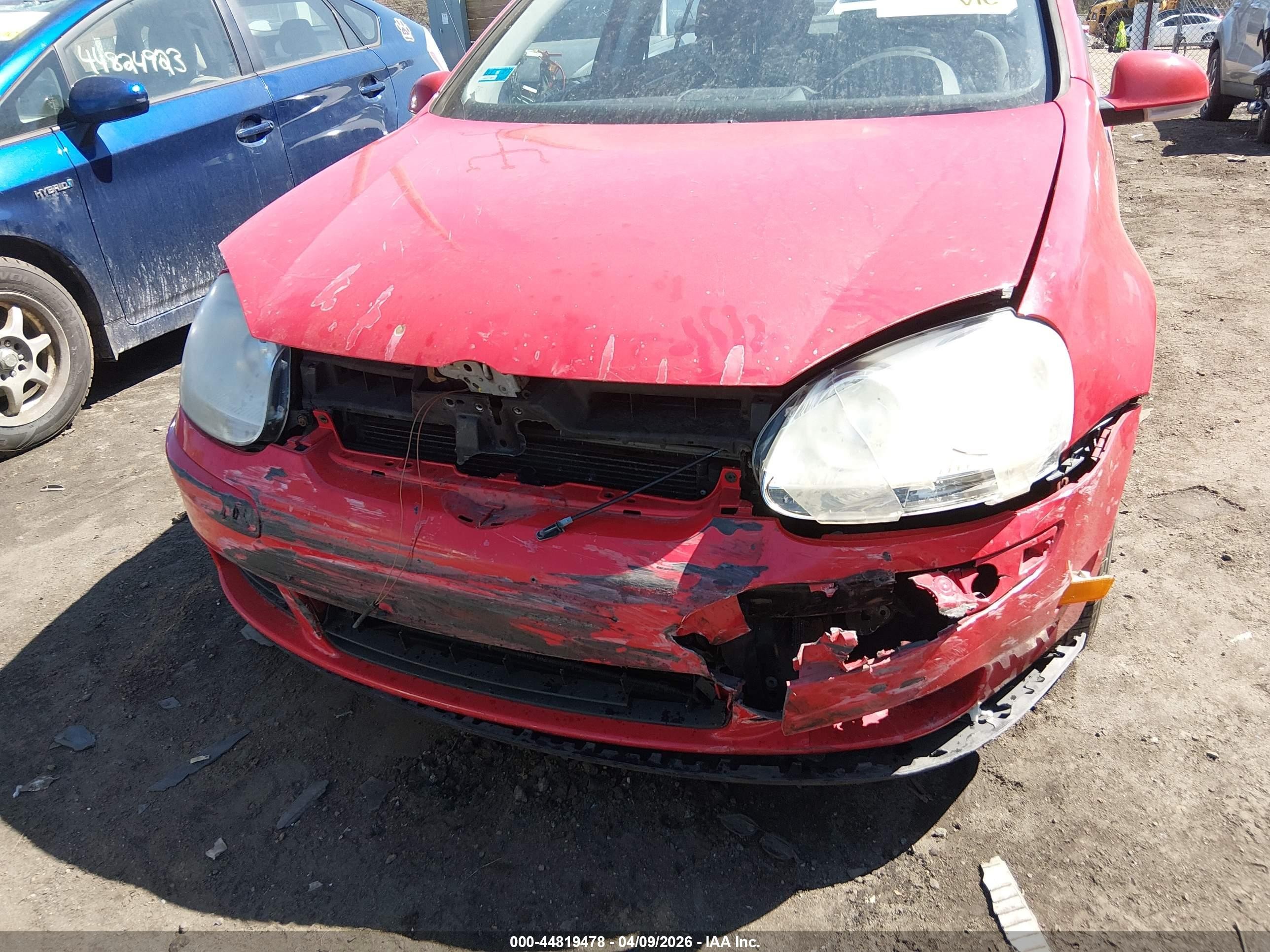 2008 Volkswagen Rabbit S Red vin: WVWDA91K08W156194