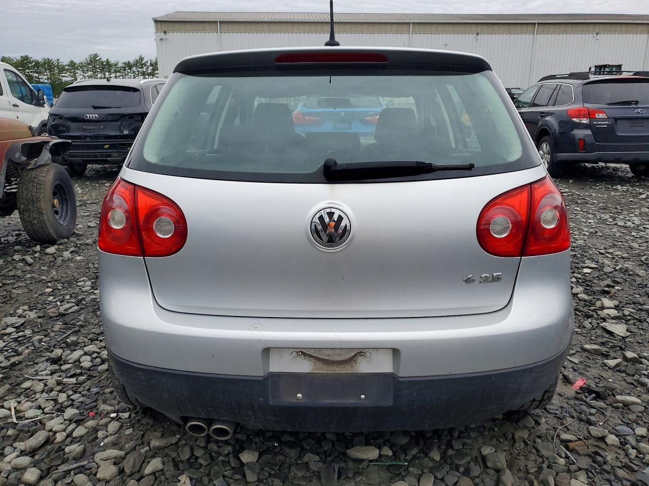 2008 Volkswagen Rabbit Silver vin: WVWDB71K38W334536