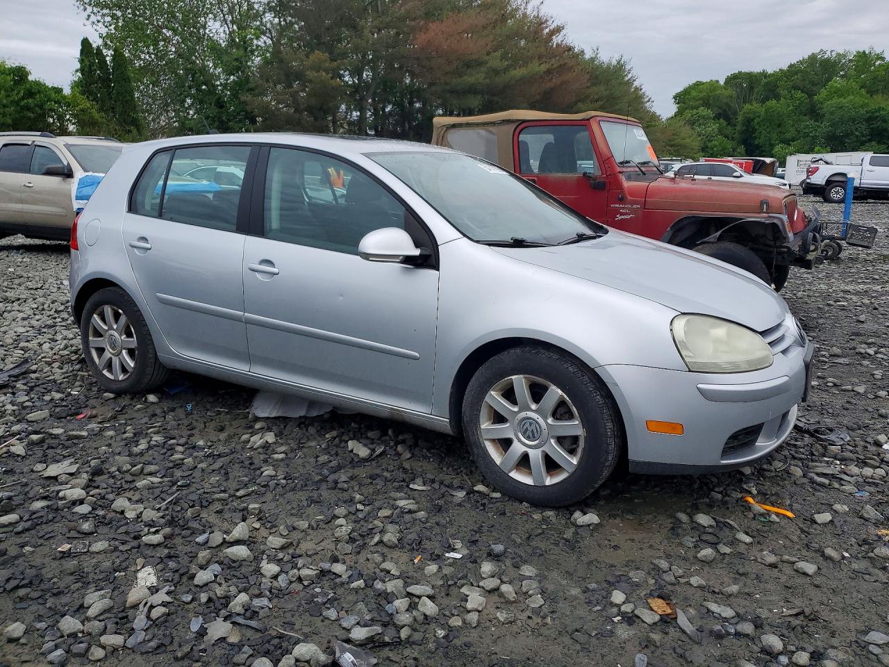 2008 Volkswagen Rabbit Silver vin: WVWDB71K38W334536