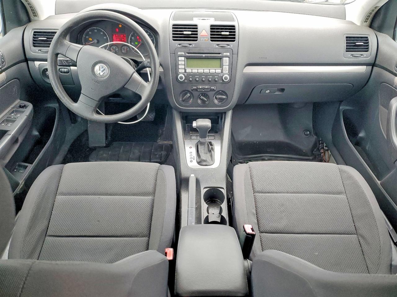 2008 Volkswagen Rabbit Silver vin: WVWDB71K38W334536