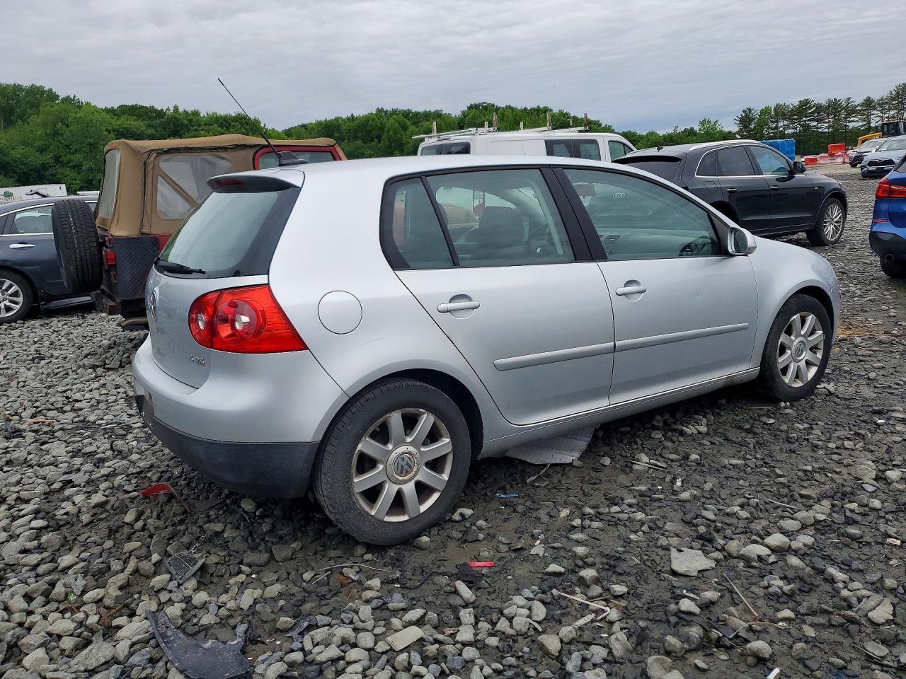 2008 Volkswagen Rabbit Silver vin: WVWDB71K38W334536
