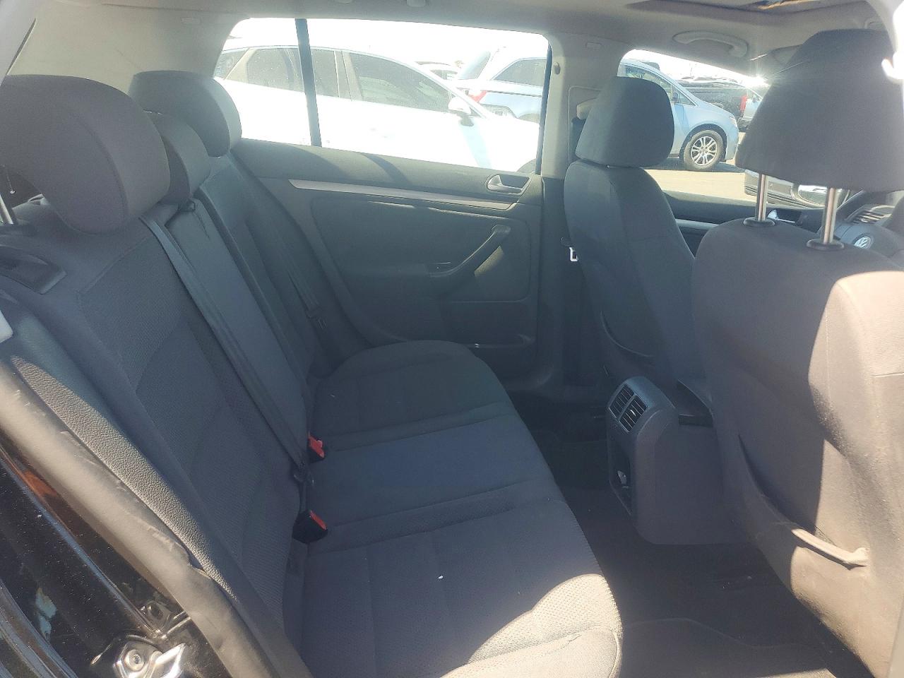 2009 Volkswagen Rabbit Black vin: WVWDB71K49W140700