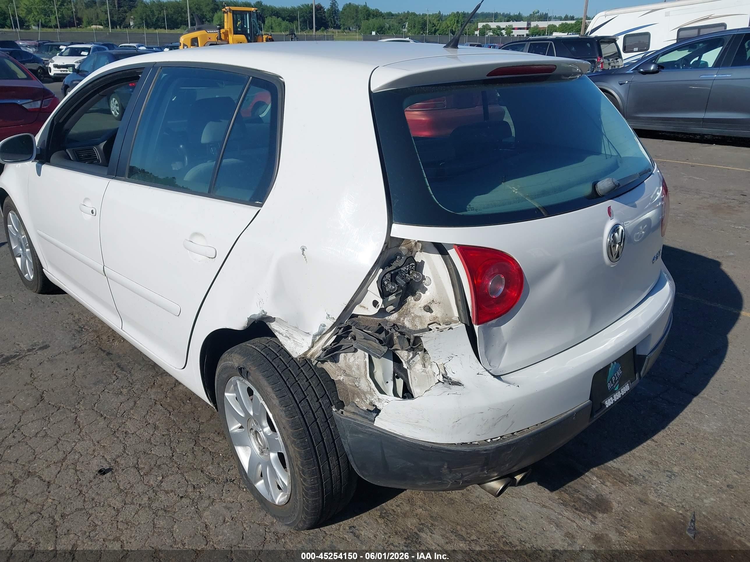 2009 Volkswagen Rabbit S White vin: WVWDB71K69W048911