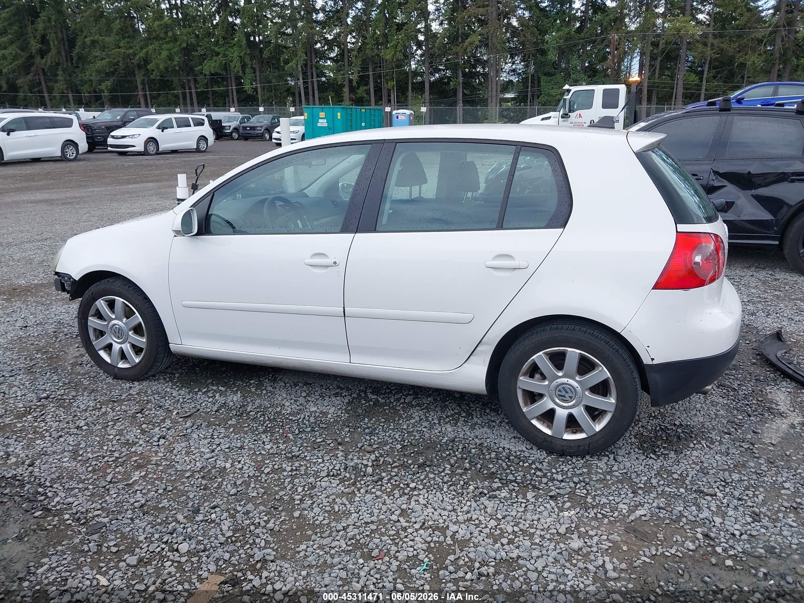 2008 Volkswagen Rabbit S White vin: WVWDB71K78W248081