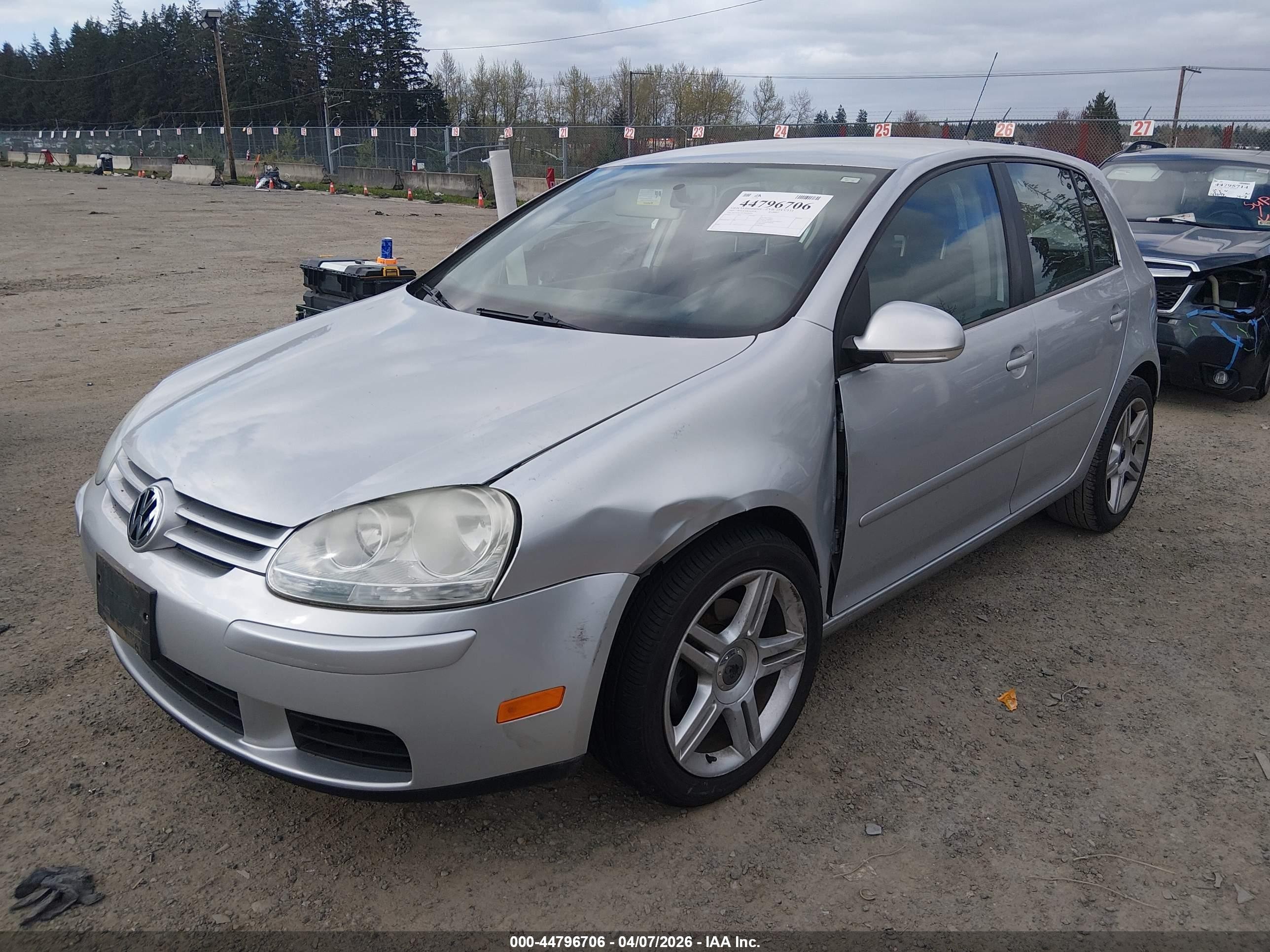 2009 Volkswagen Rabbit S Серебряный vin: WVWDB71K79W038792