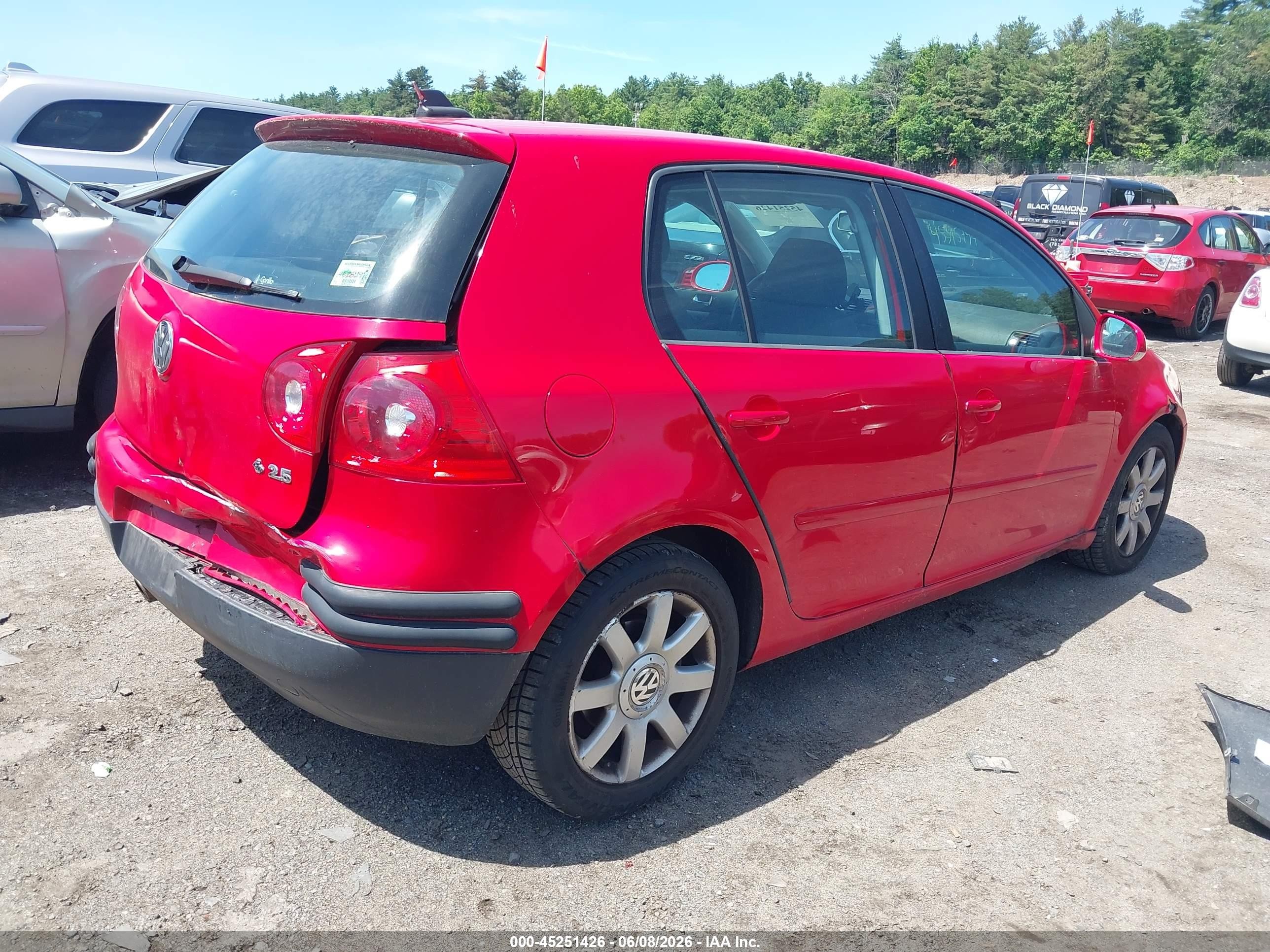 2009 Volkswagen Rabbit S Red vin: WVWDB71K79W141887