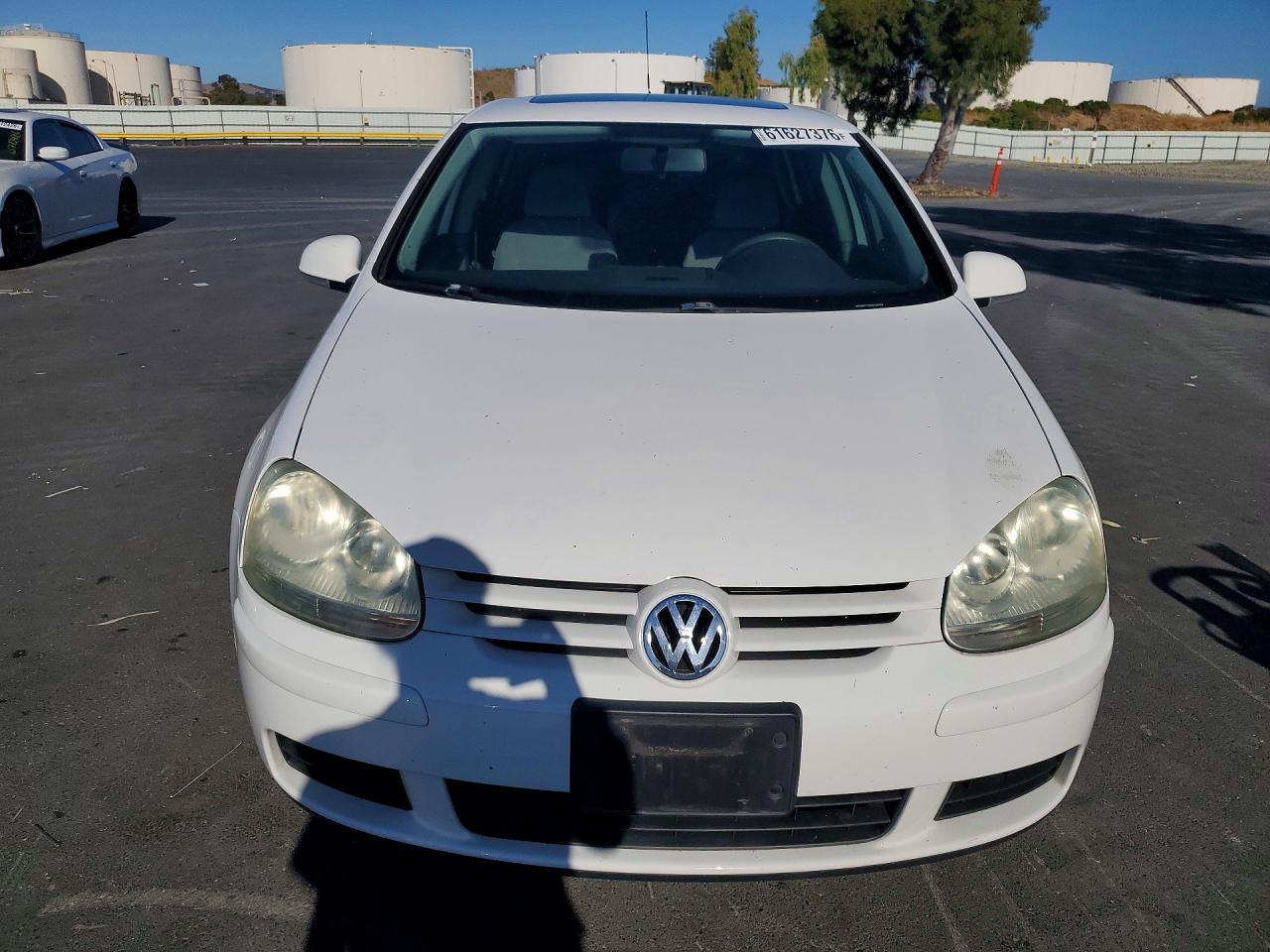 2009 Volkswagen Rabbit White vin: WVWDB71K89W130705