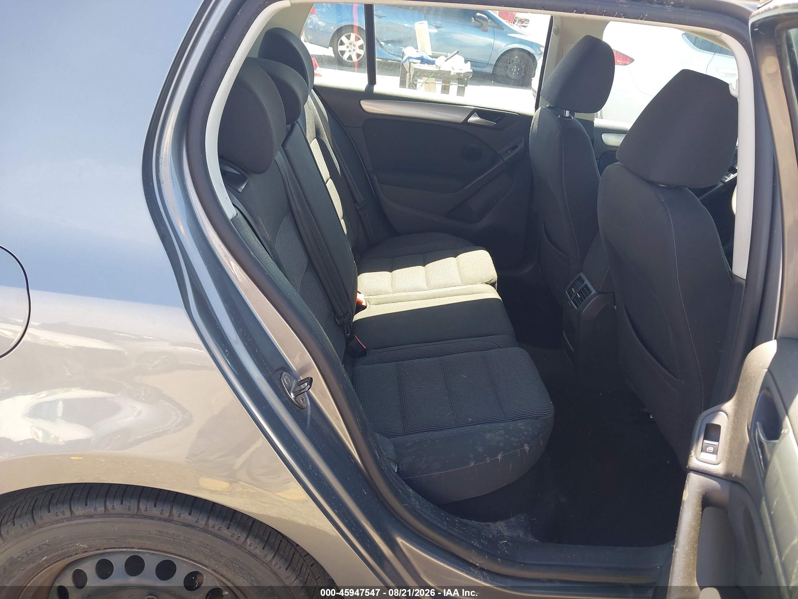 2012 Volkswagen Golf 2.5l 4-door Серый vin: WVWDB7AJ0CW249766