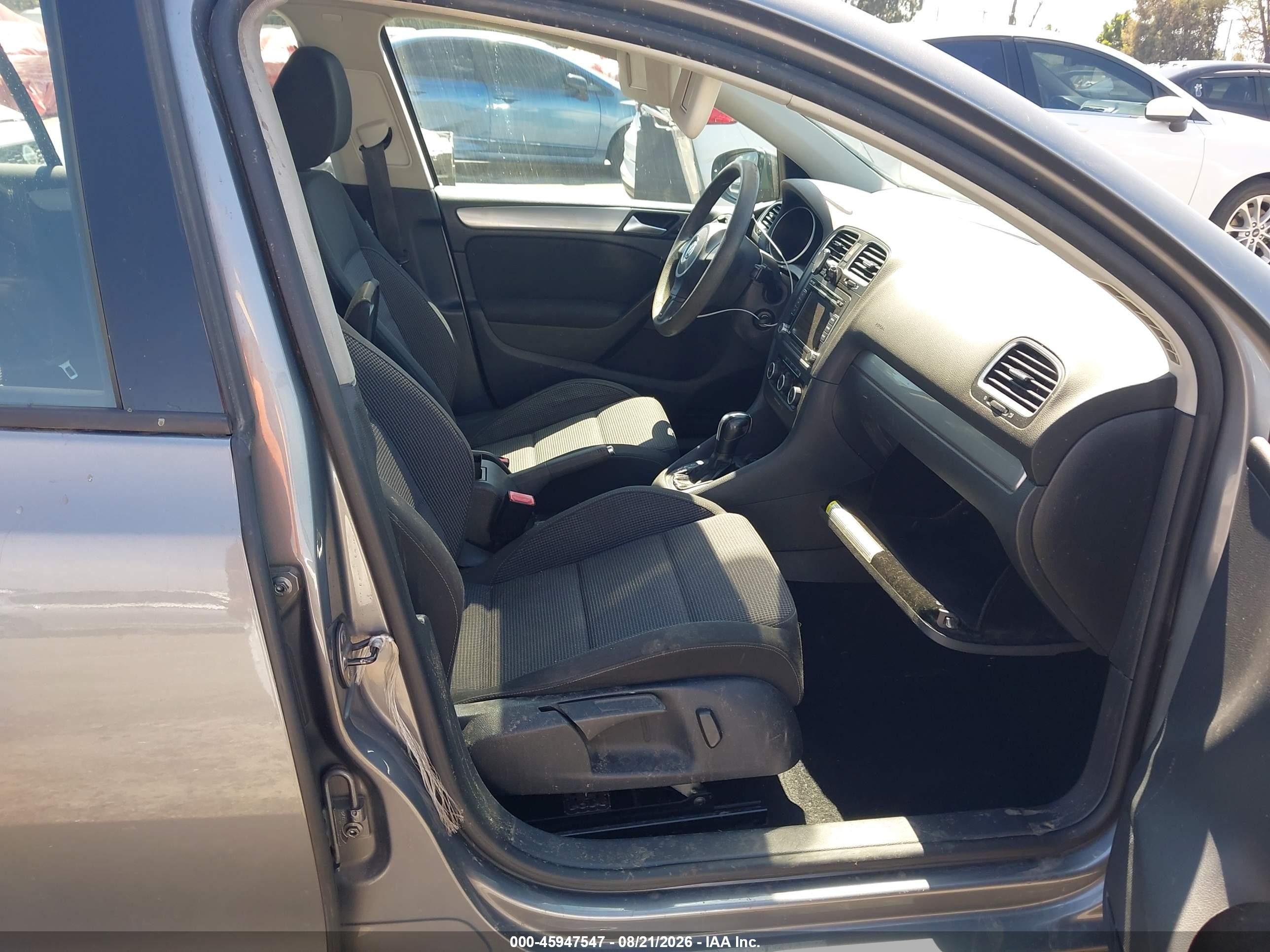 2012 Volkswagen Golf 2.5l 4-door Серый vin: WVWDB7AJ0CW249766