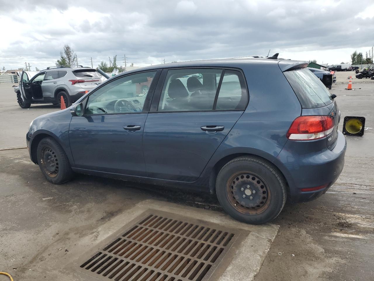 2014 Volkswagen Golf Blue vin: WVWDB7AJ0EW003772