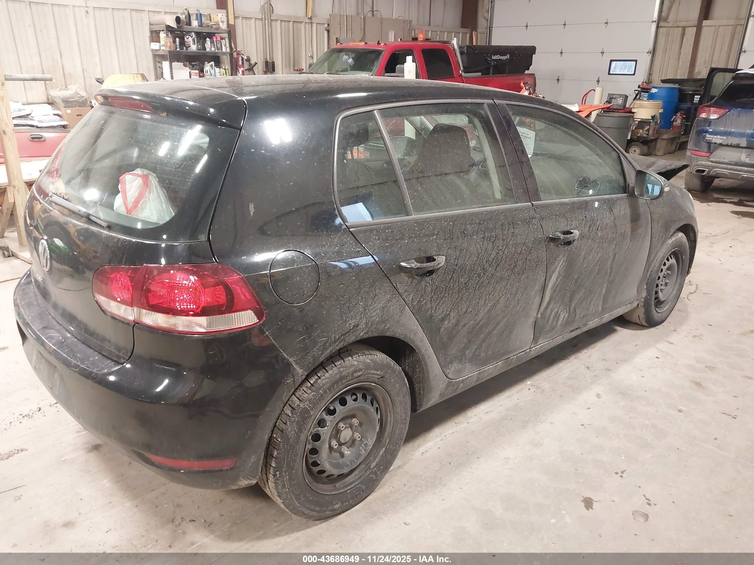 2010 Volkswagen Golf 4-door Черный vin: WVWDB7AJ1AW385577