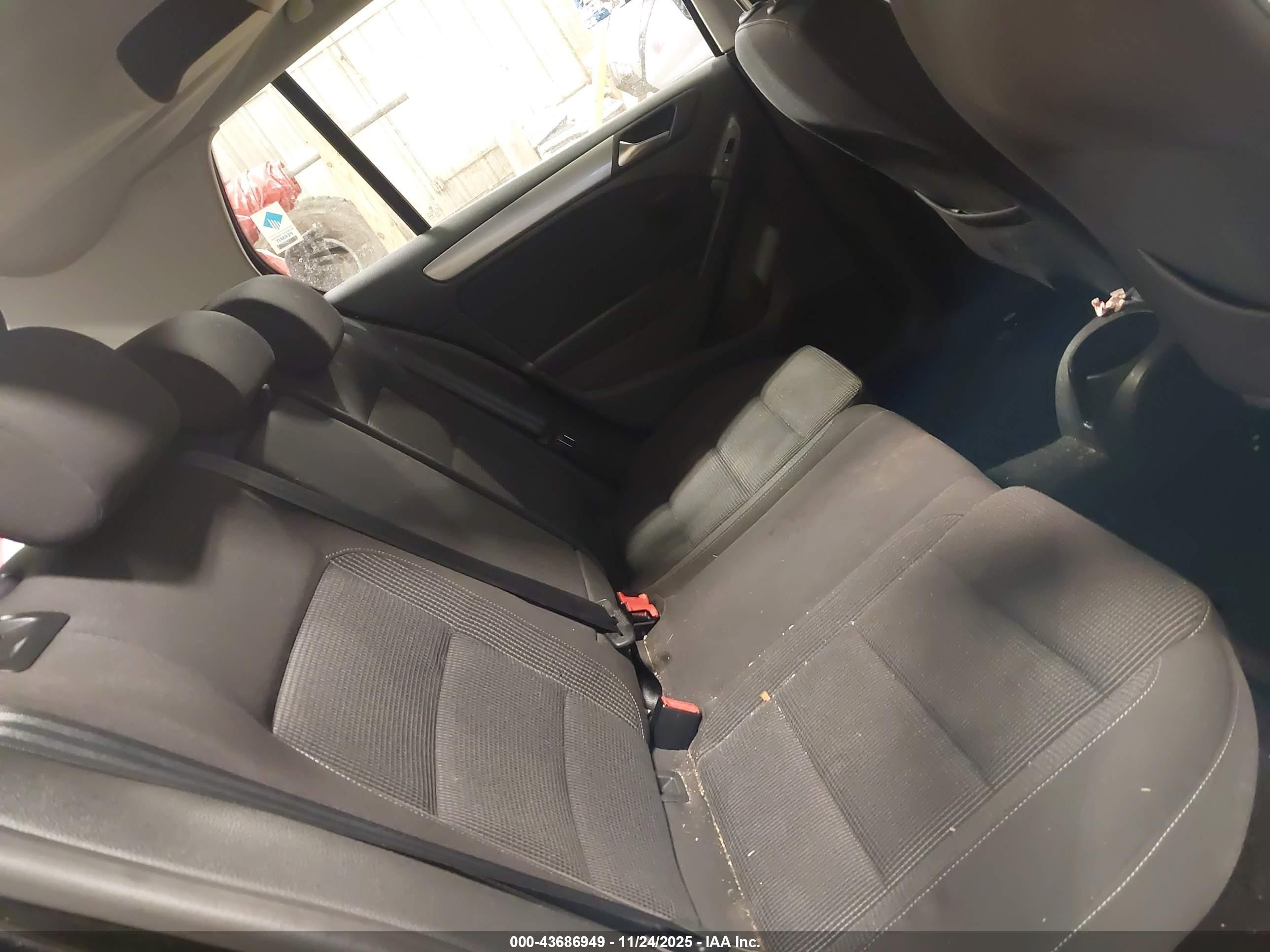 2010 Volkswagen Golf 4-door Черный vin: WVWDB7AJ1AW385577
