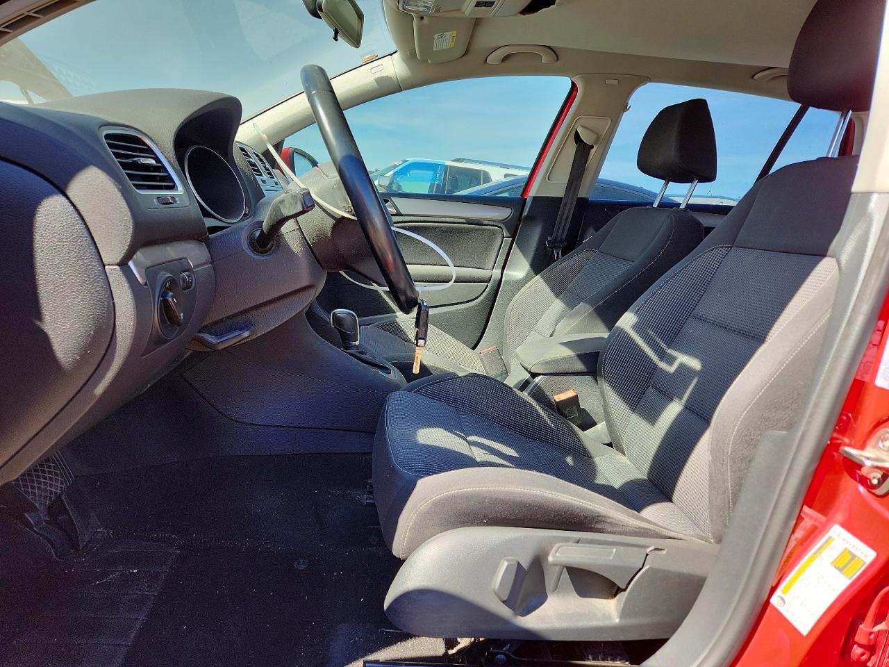 2013 Volkswagen Golf Red vin: WVWDB7AJ1DW072310