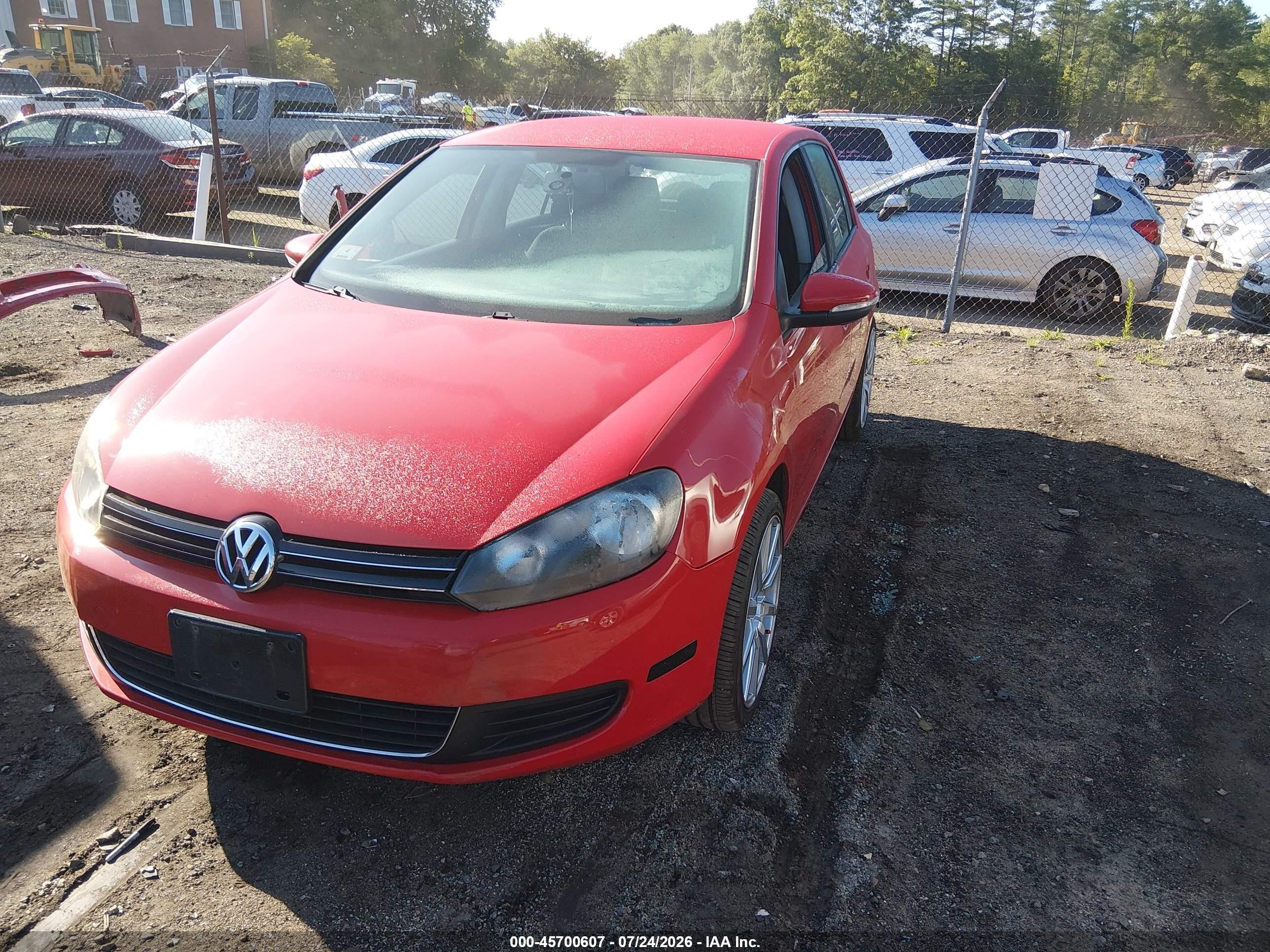 2013 Volkswagen Golf 2.5l 4-door Red vin: WVWDB7AJ1DW141450