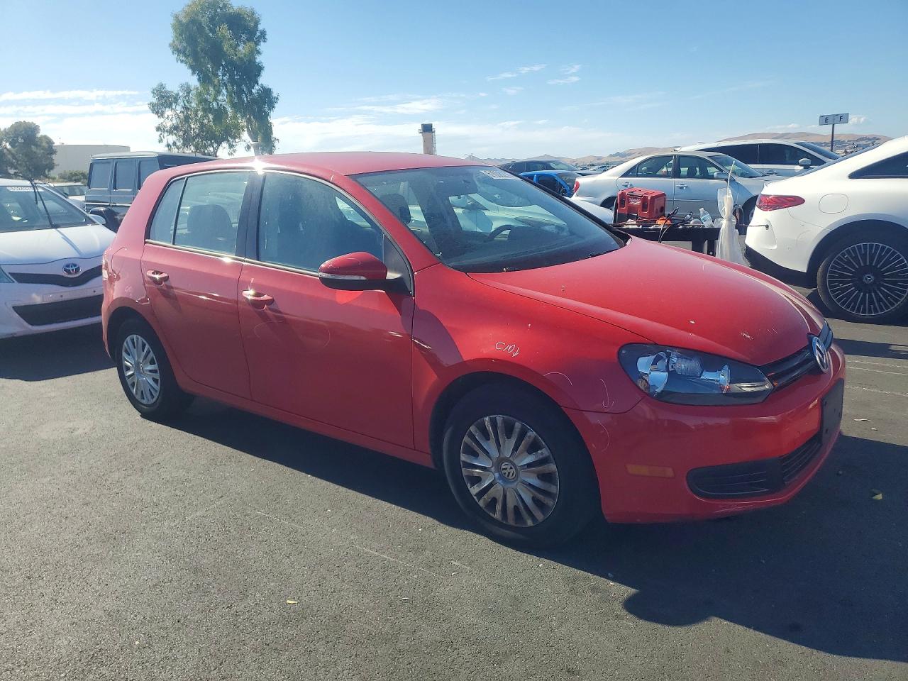 2012 Volkswagen Golf Красный vin: WVWDB7AJ2CW241443