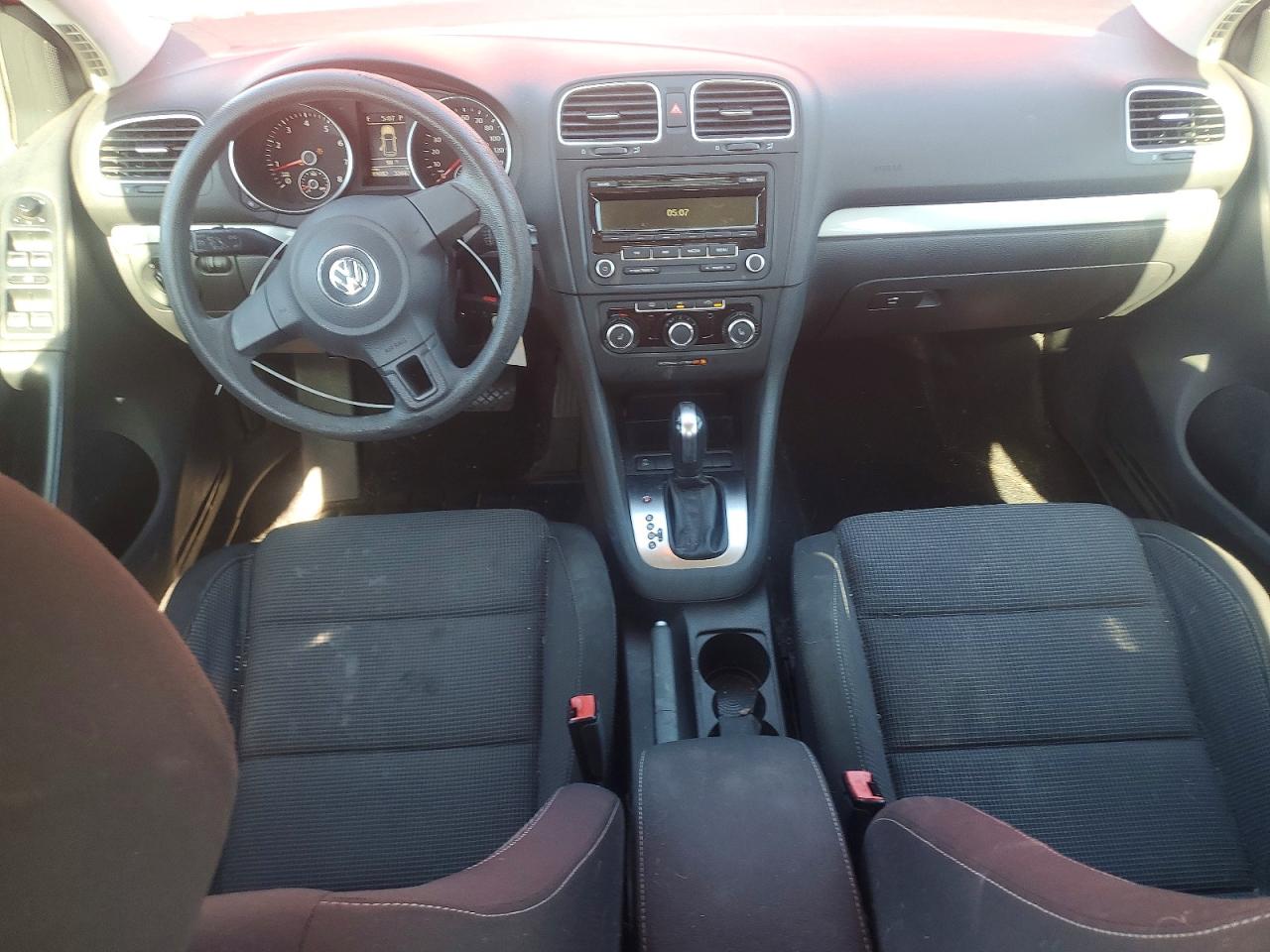 2012 Volkswagen Golf Красный vin: WVWDB7AJ2CW241443