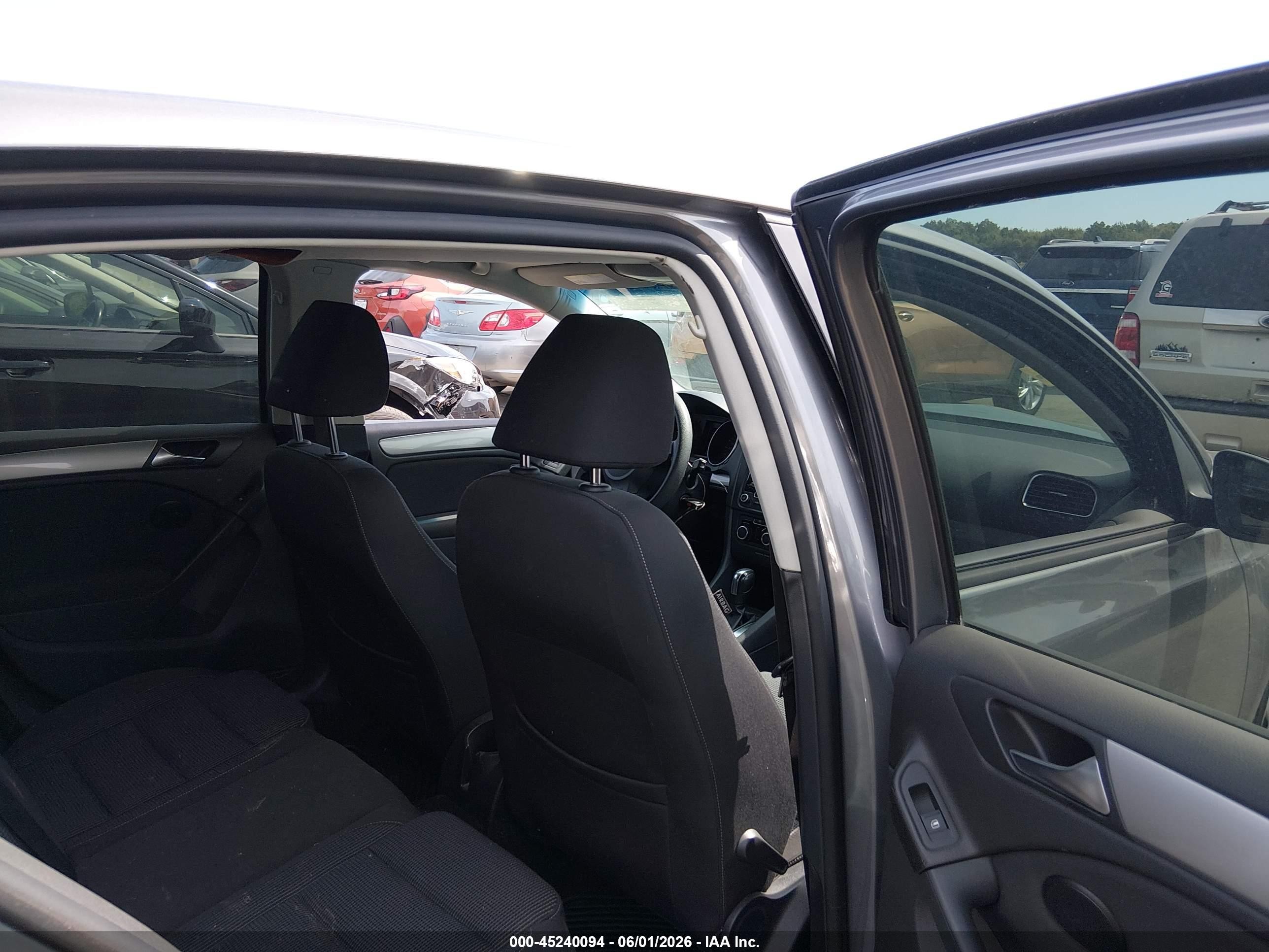 2012 Volkswagen Golf 2.5l 4-door Серый vin: WVWDB7AJ2CW336889