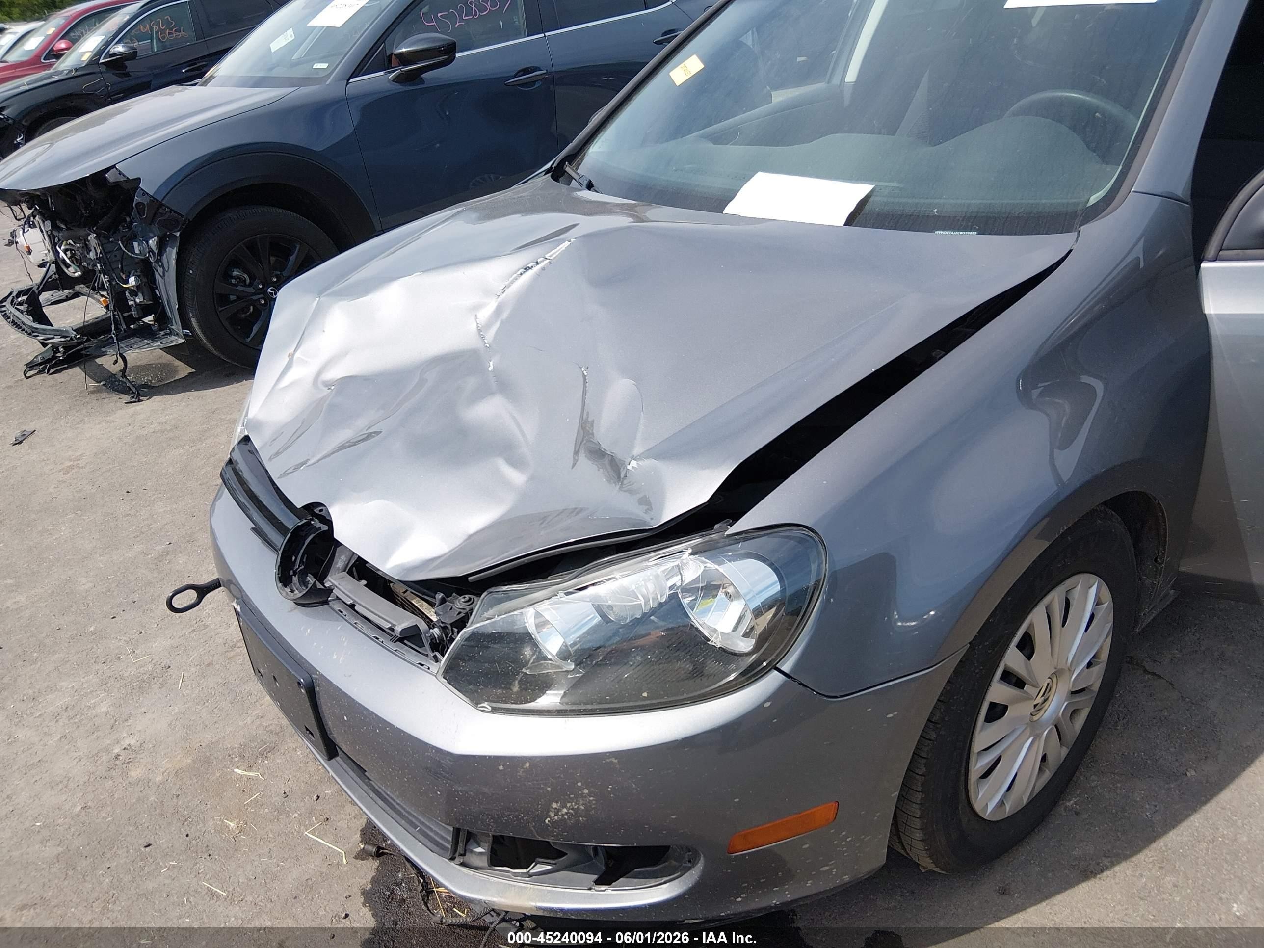 2012 Volkswagen Golf 2.5l 4-door Серый vin: WVWDB7AJ2CW336889