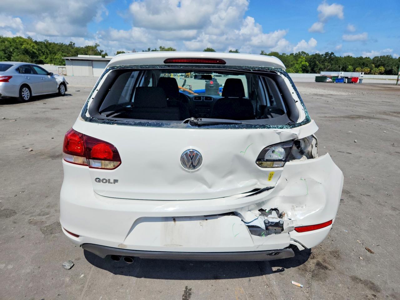 2014 Volkswagen Golf White vin: WVWDB7AJ2EW007970