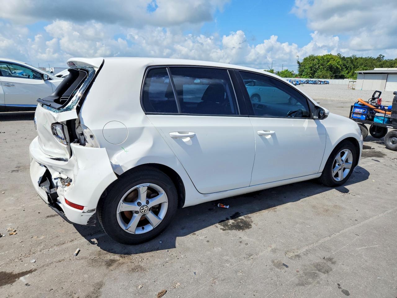 2014 Volkswagen Golf White vin: WVWDB7AJ2EW007970