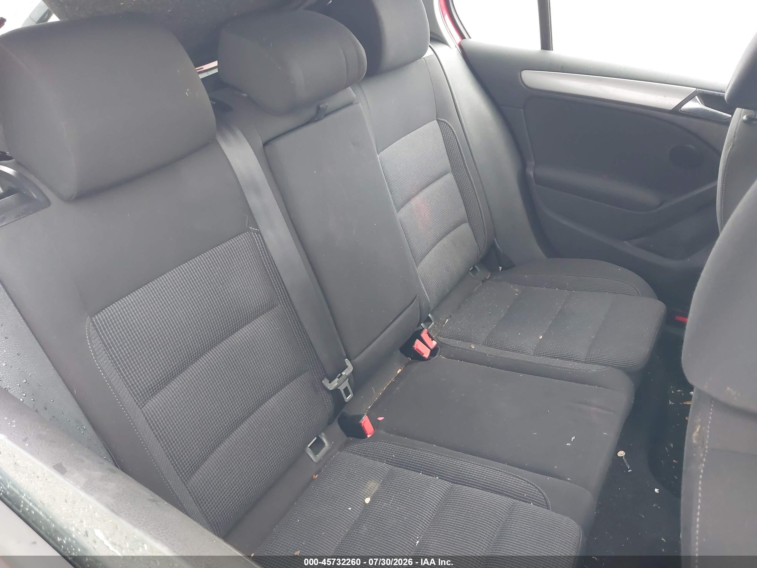 2012 Volkswagen Golf 2.5l 4-door Red vin: WVWDB7AJ3CW122655