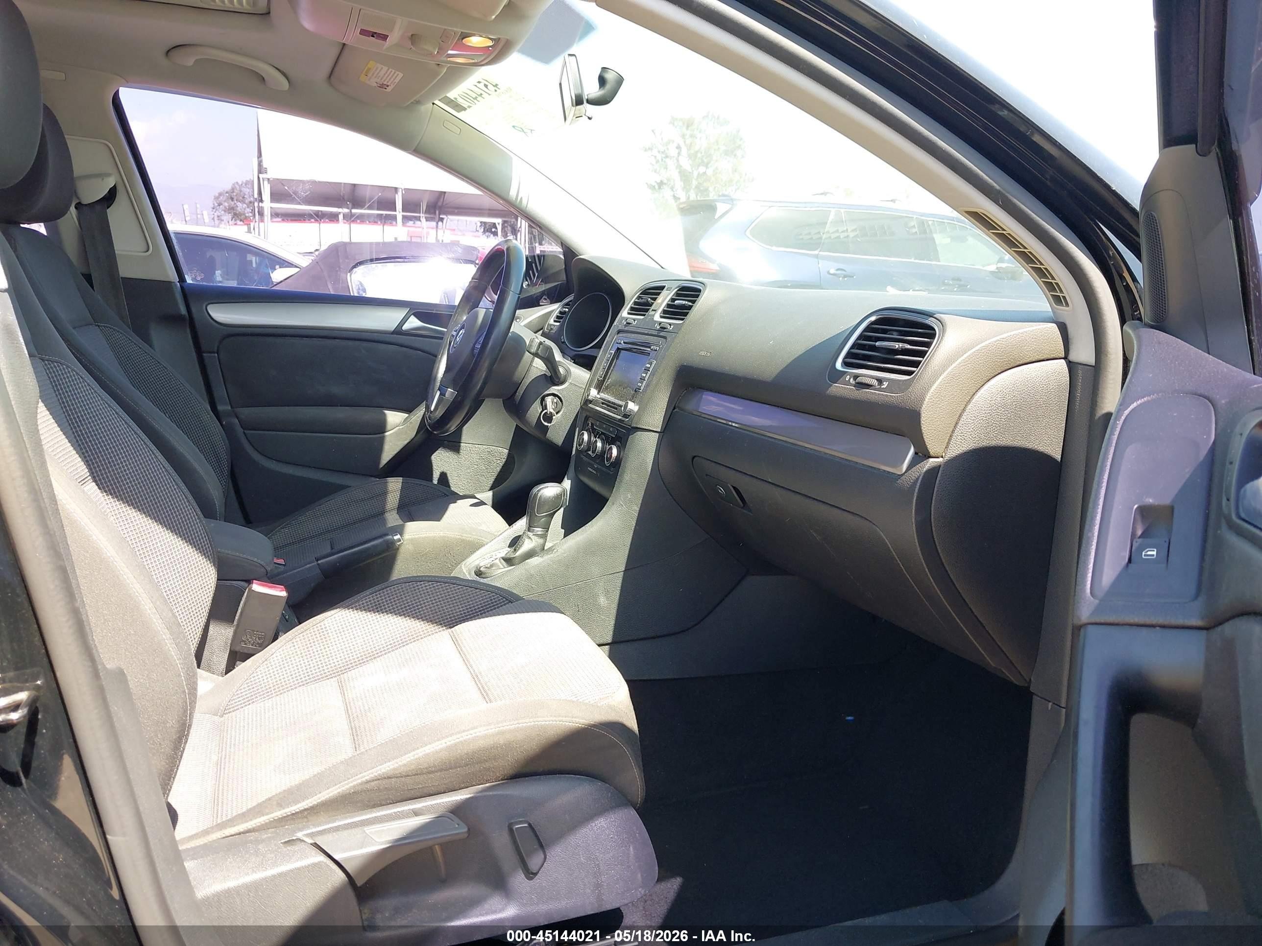 2013 Volkswagen Golf 2.5l 4-door Black vin: WVWDB7AJ3DW015767
