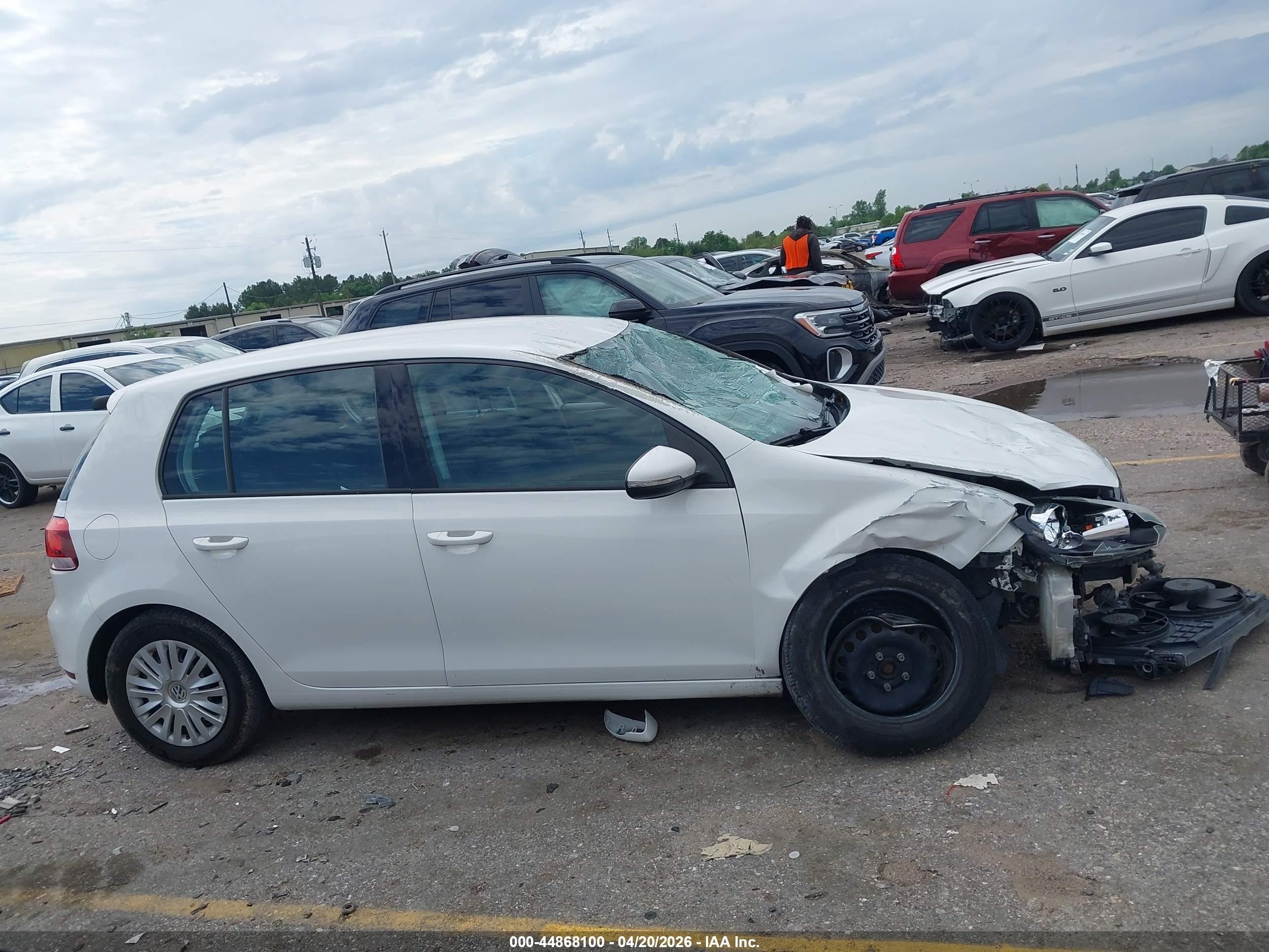2013 Volkswagen Golf 2.5l 4-door Белый vin: WVWDB7AJ3DW095796