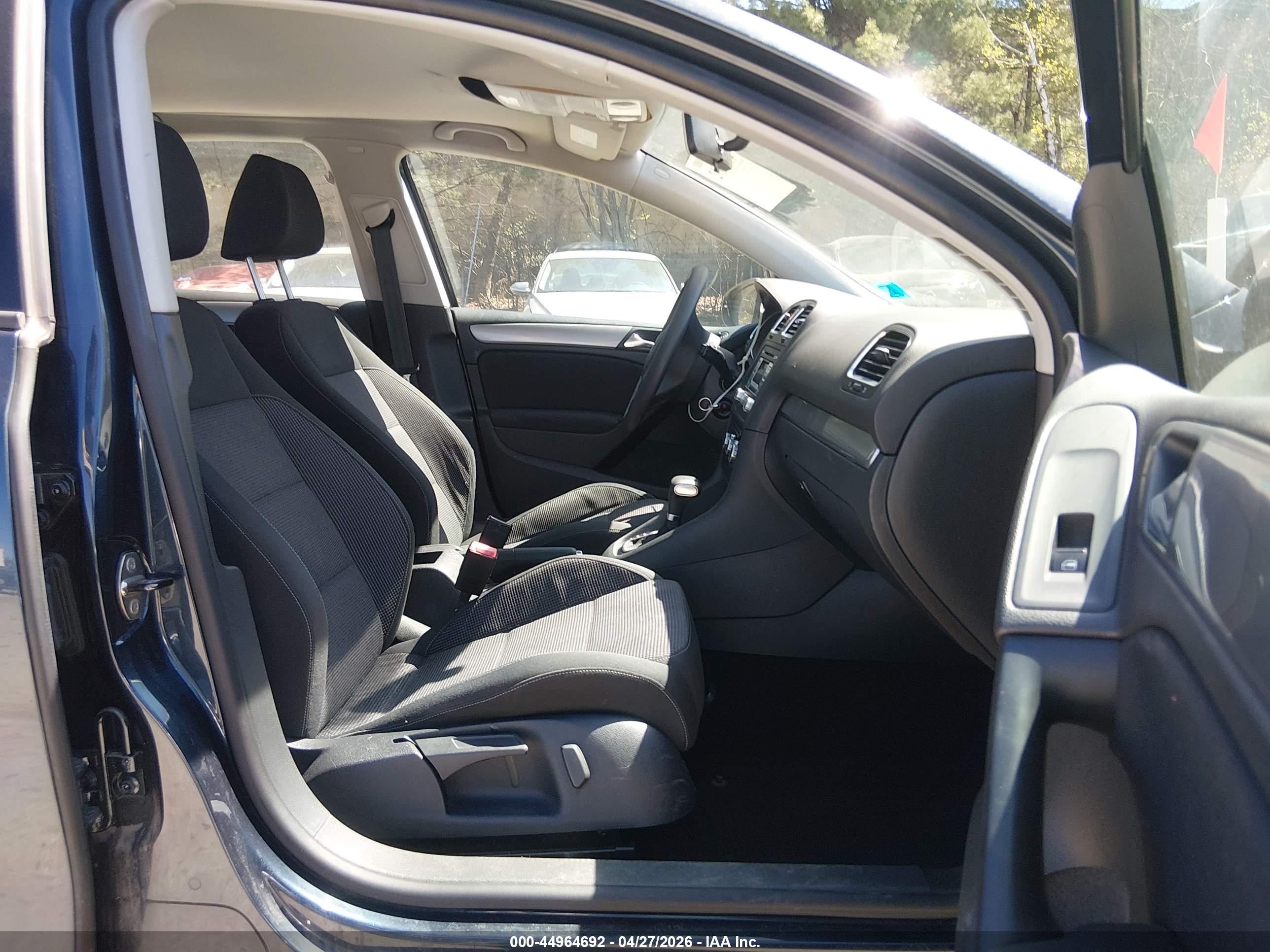 2010 Volkswagen Golf 4-door Blue vin: WVWDB7AJ4AW240209