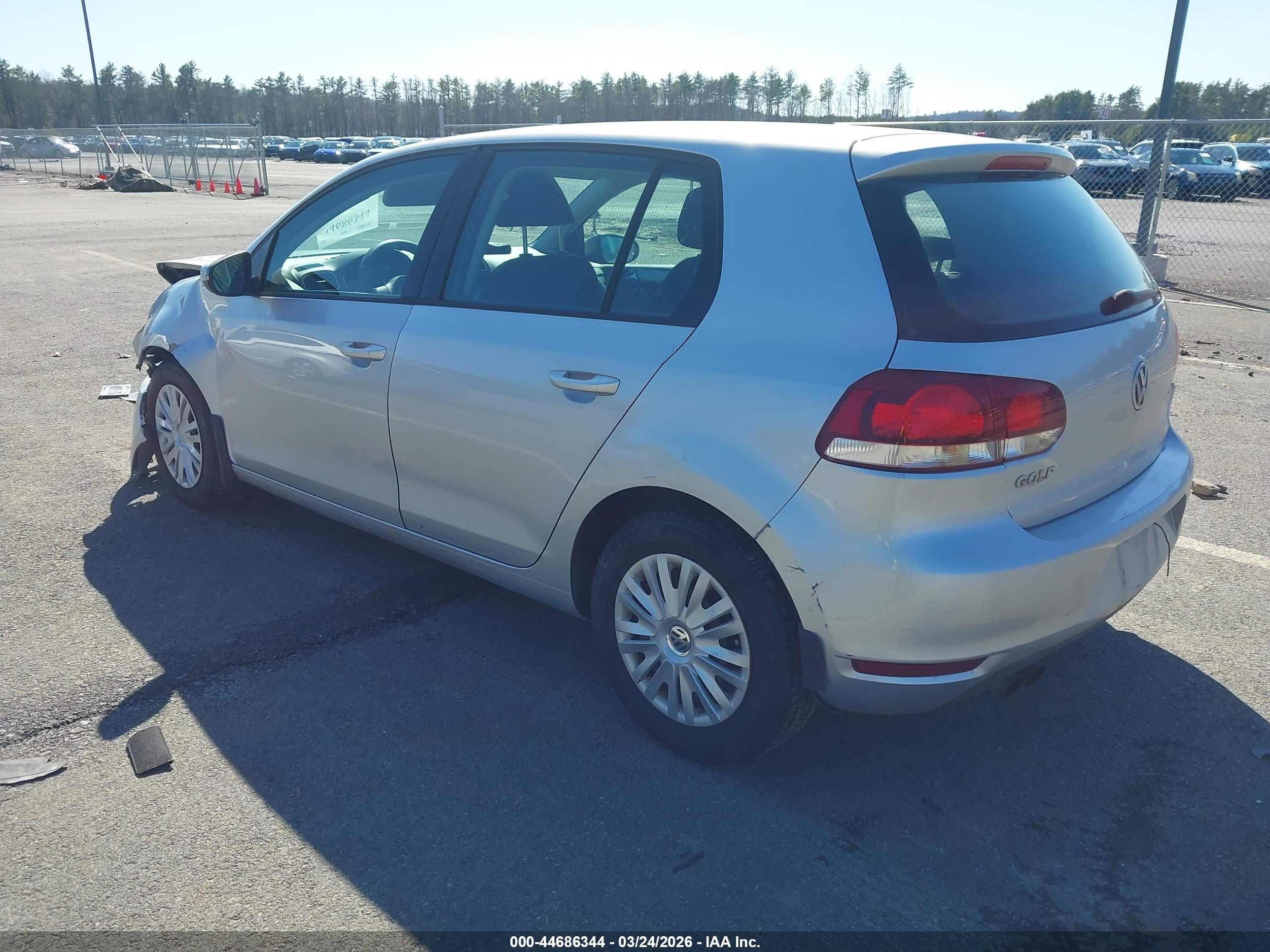 2010 Volkswagen Golf 4-door Silver vin: WVWDB7AJ4AW410519