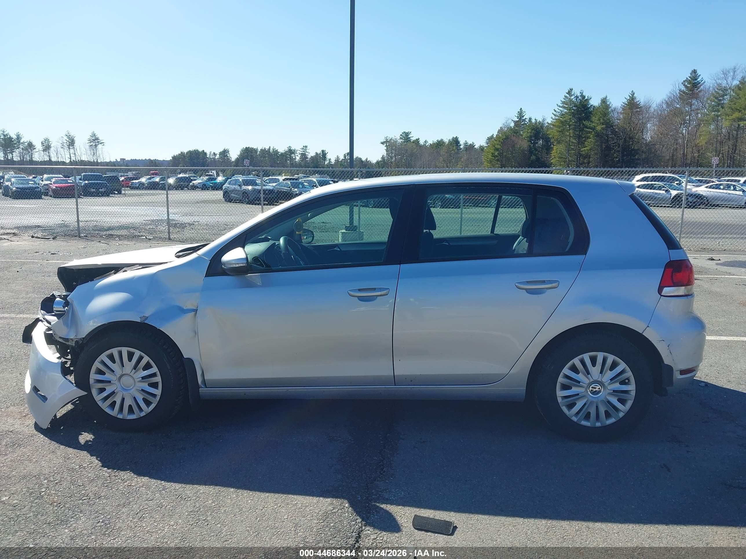 2010 Volkswagen Golf 4-door Silver vin: WVWDB7AJ4AW410519