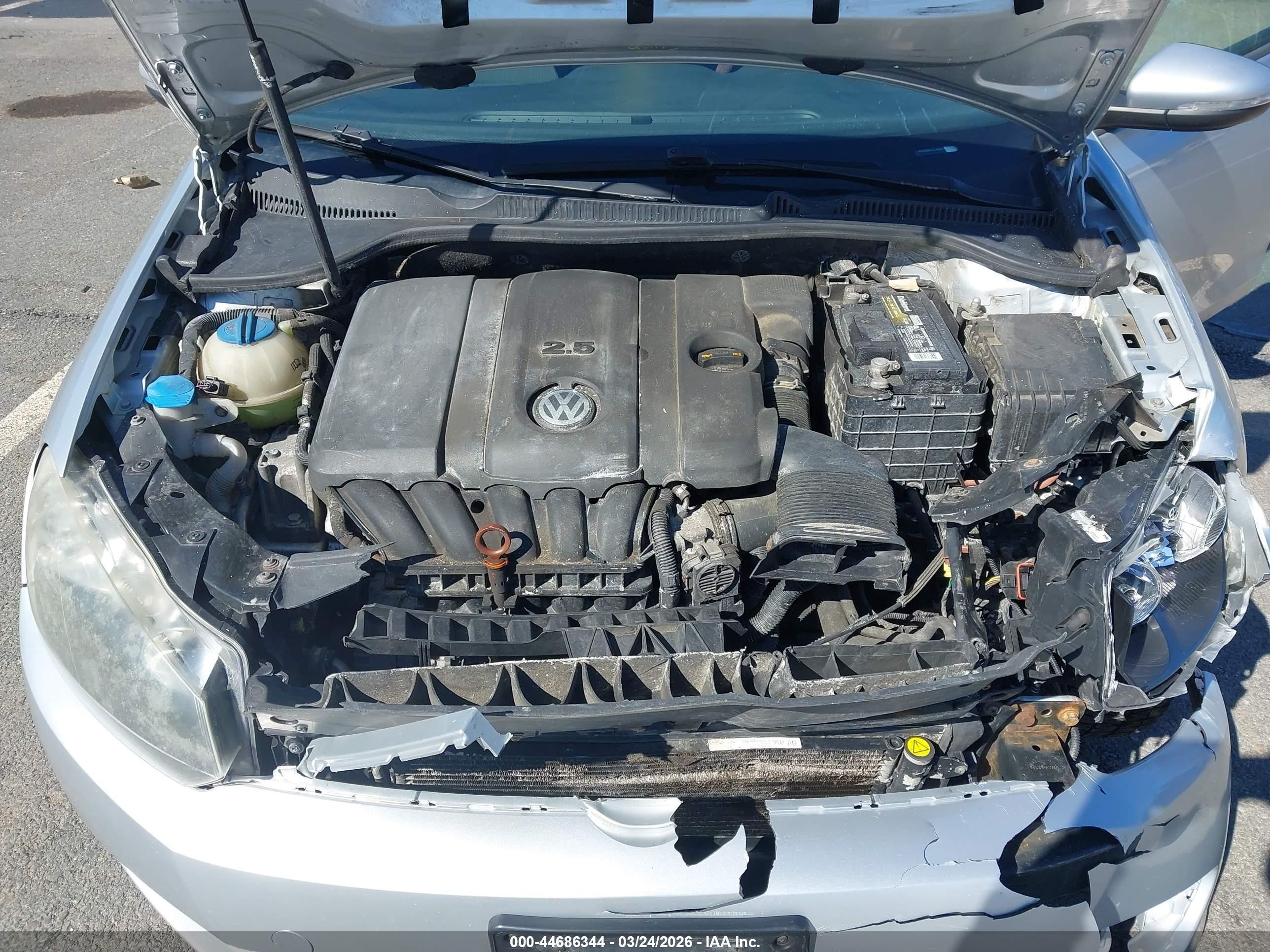 2010 Volkswagen Golf 4-door Silver vin: WVWDB7AJ4AW410519