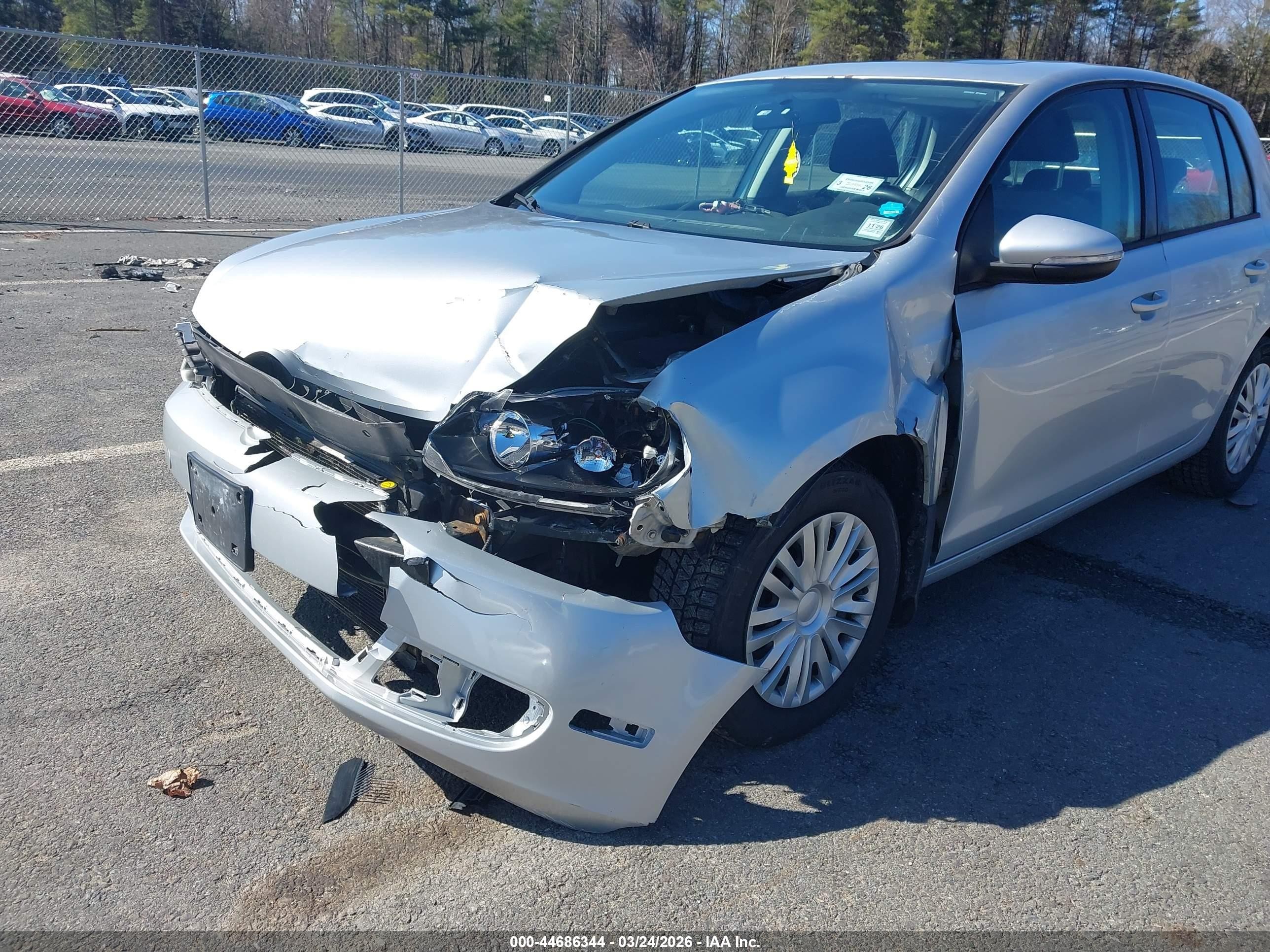 2010 Volkswagen Golf 4-door Silver vin: WVWDB7AJ4AW410519
