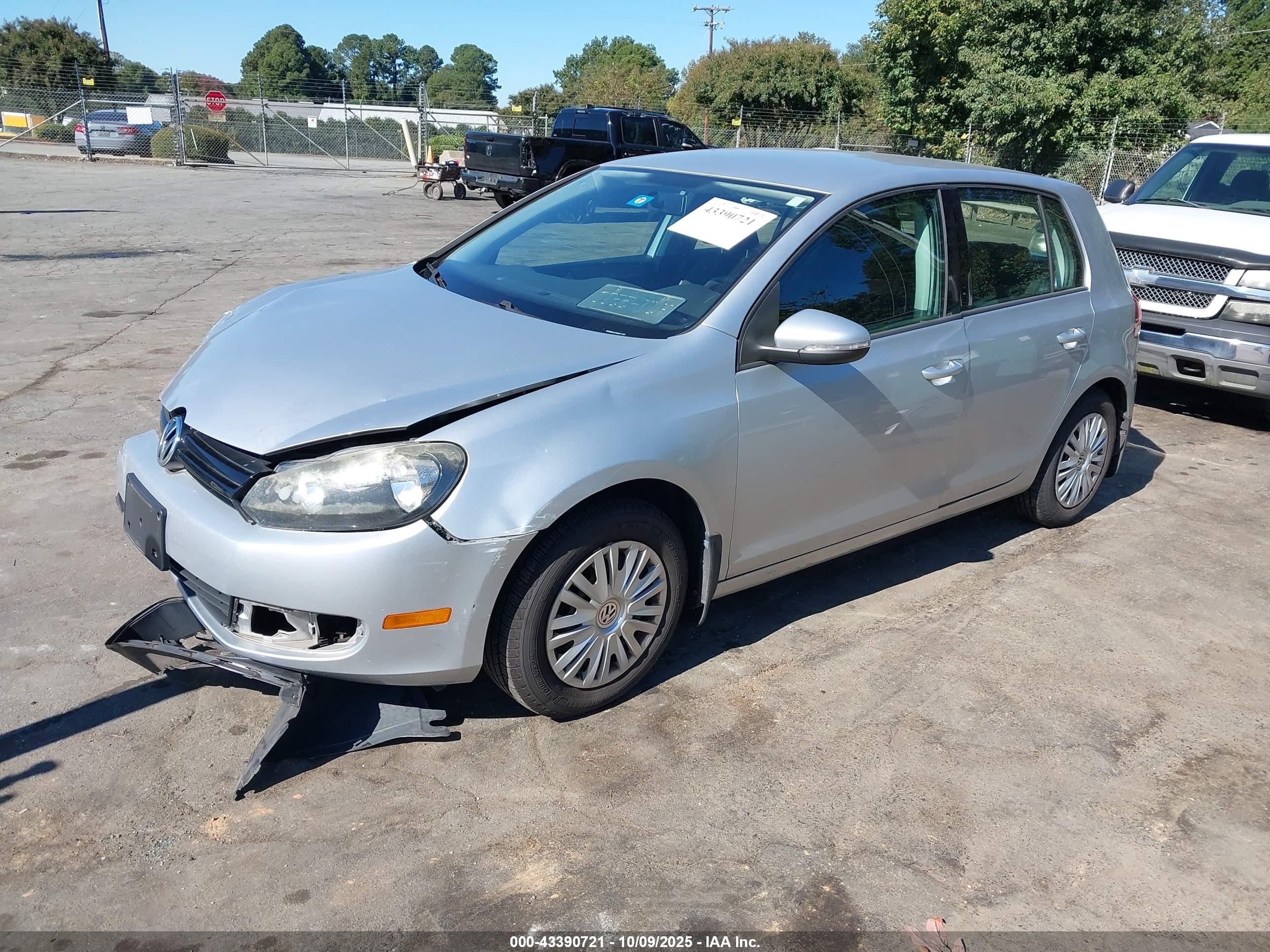 2010 Volkswagen Golf 4-door Silver vin: WVWDB7AJ4AW411640