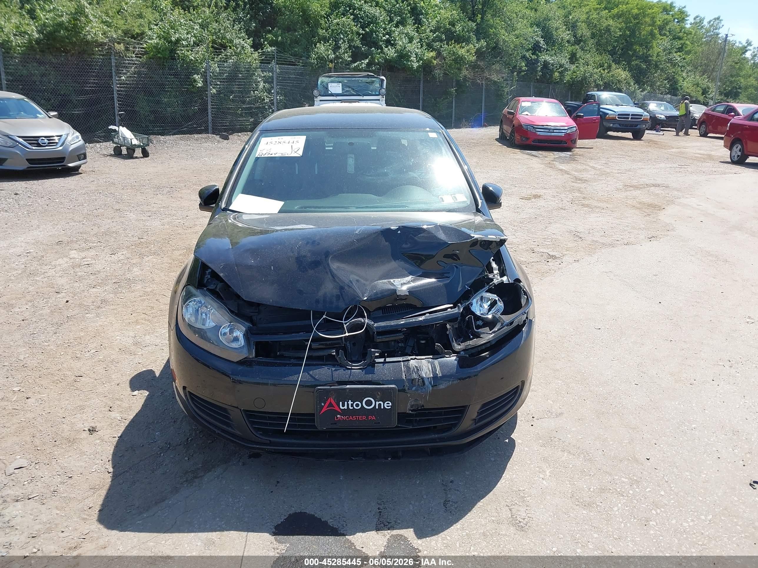 2013 Volkswagen Golf 2.5l 4-door Черный vin: WVWDB7AJ4DW137392