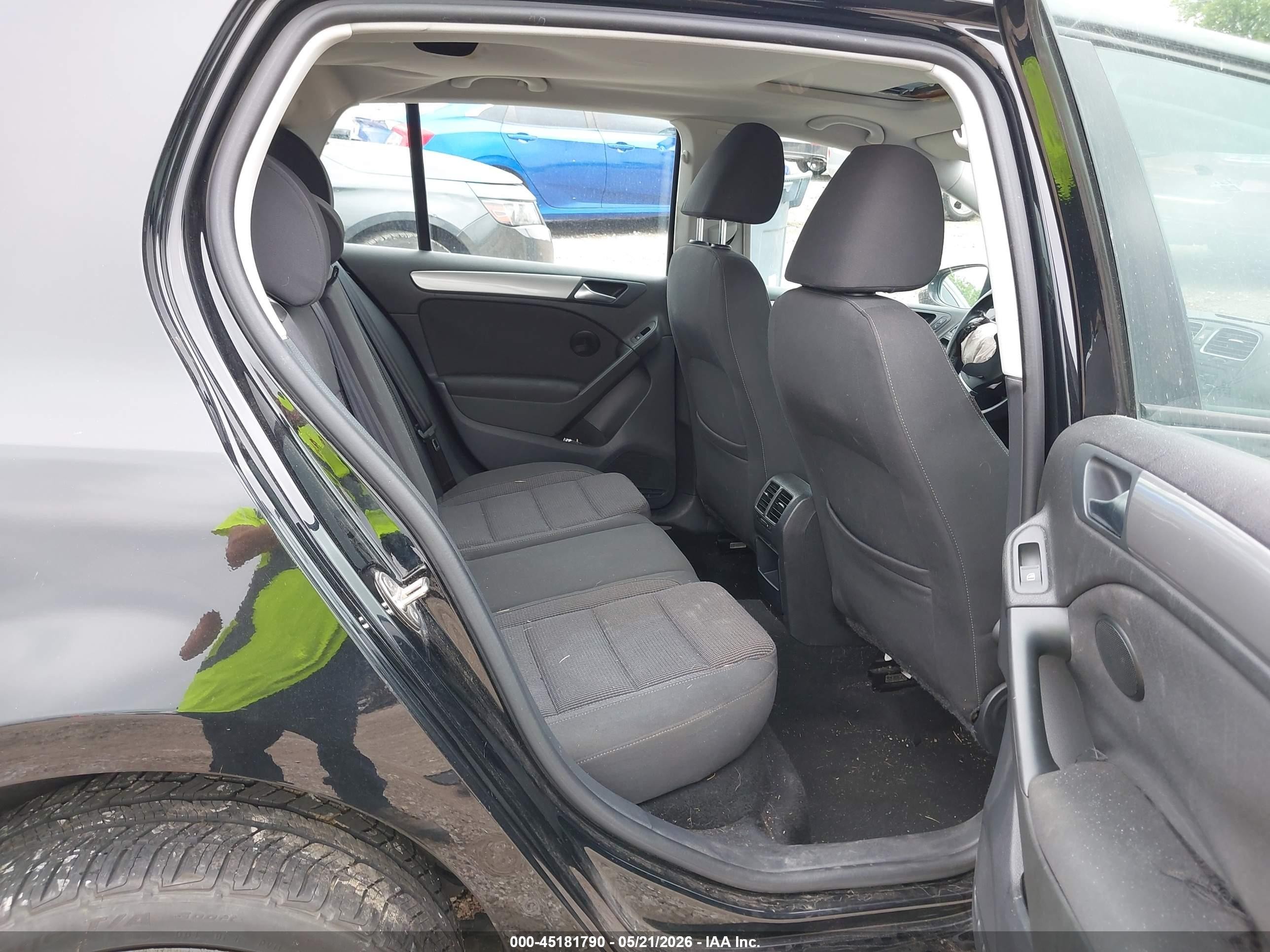 2013 Volkswagen Golf 2.5l 4-door Black vin: WVWDB7AJ4DW137666
