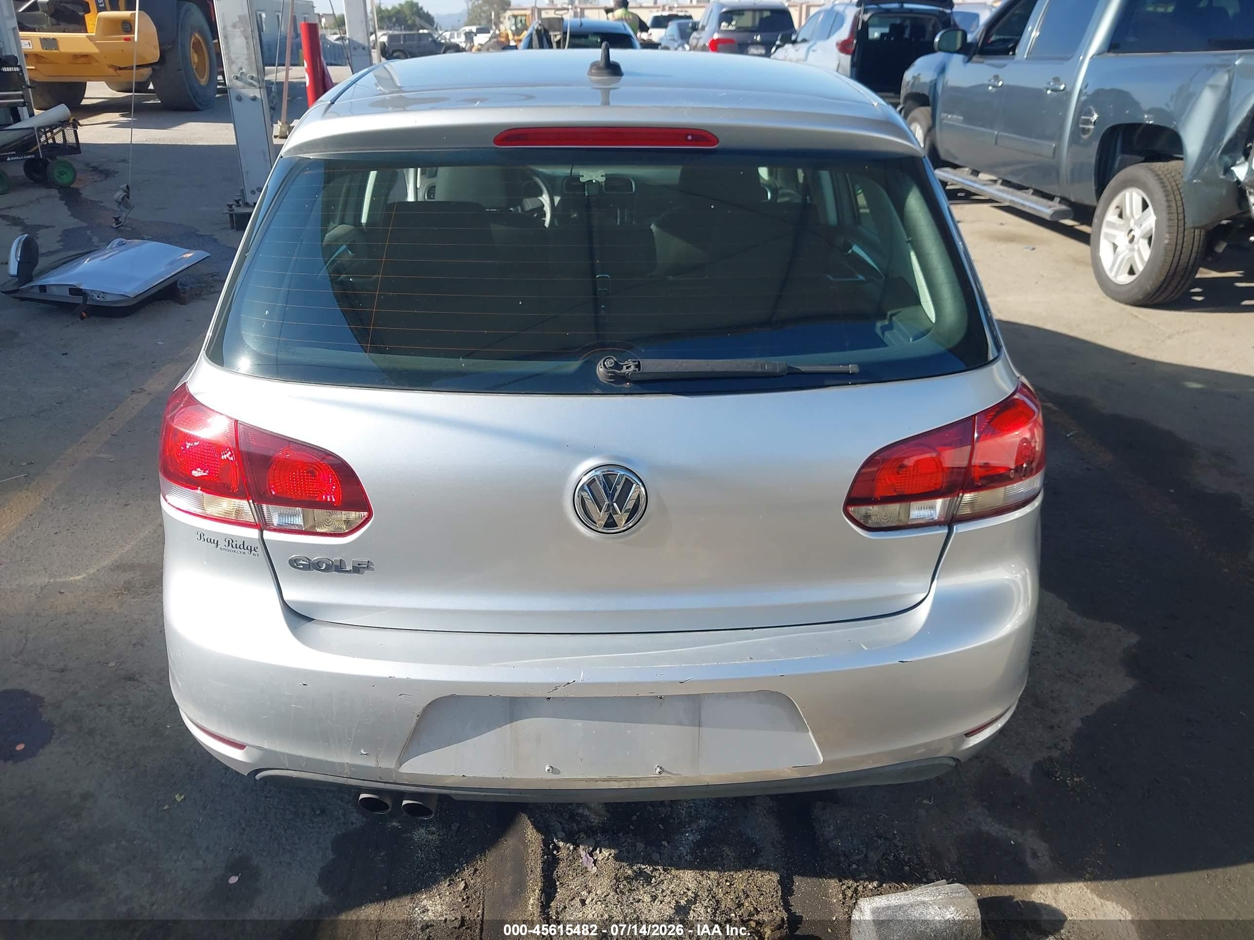 2012 Volkswagen Golf 2.5l 4-door Серебряный vin: WVWDB7AJ5CW347773