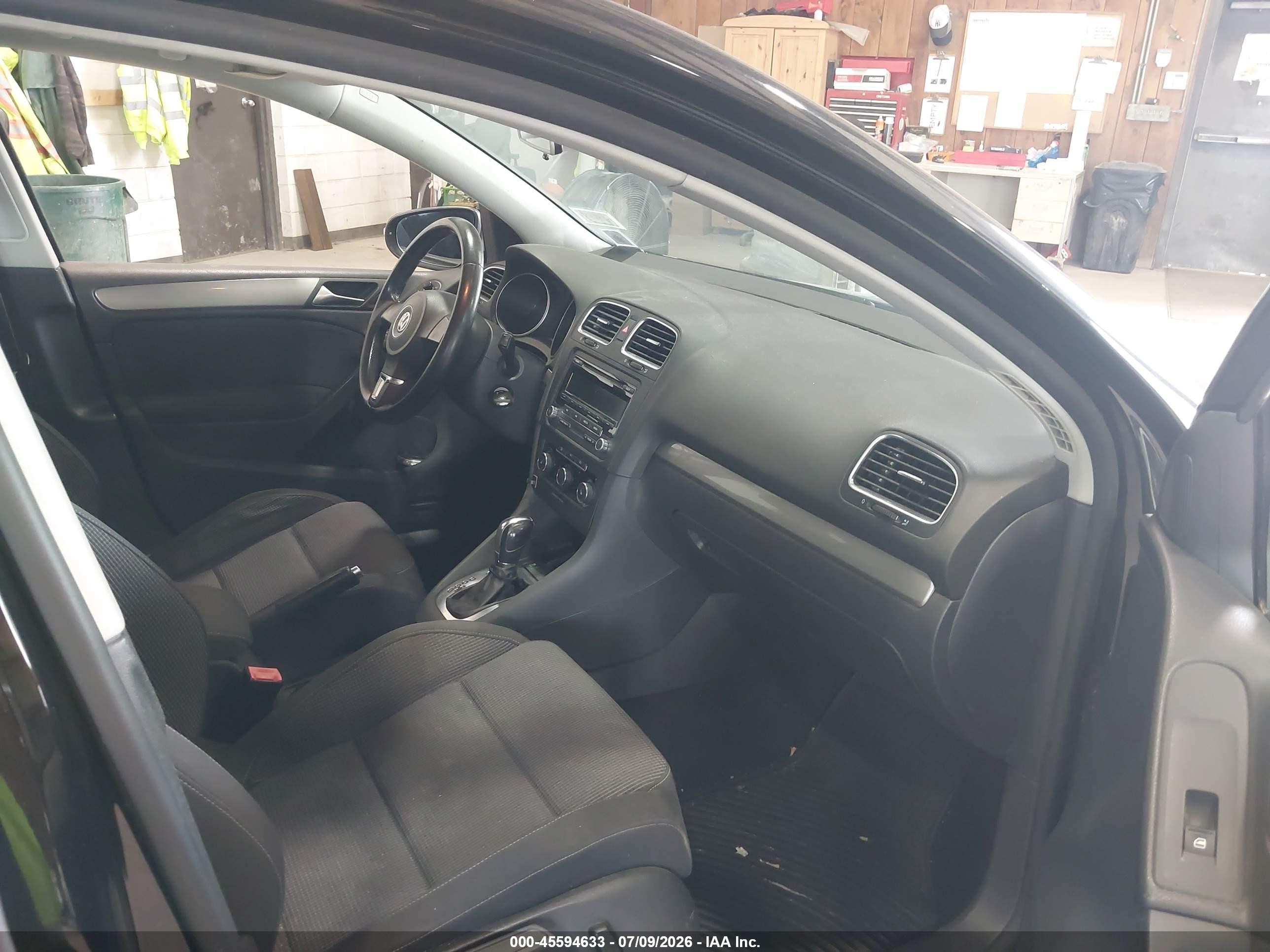 2013 Volkswagen Golf 2.5l 4-door Черный vin: WVWDB7AJ5DW002521