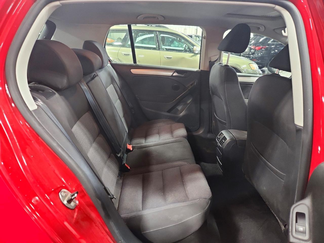 2013 Volkswagen Golf Красный vin: WVWDB7AJ5DW022669