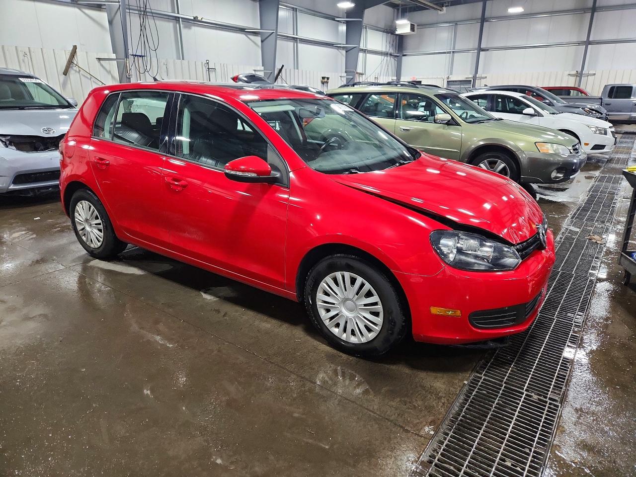 2013 Volkswagen Golf Красный vin: WVWDB7AJ5DW022669