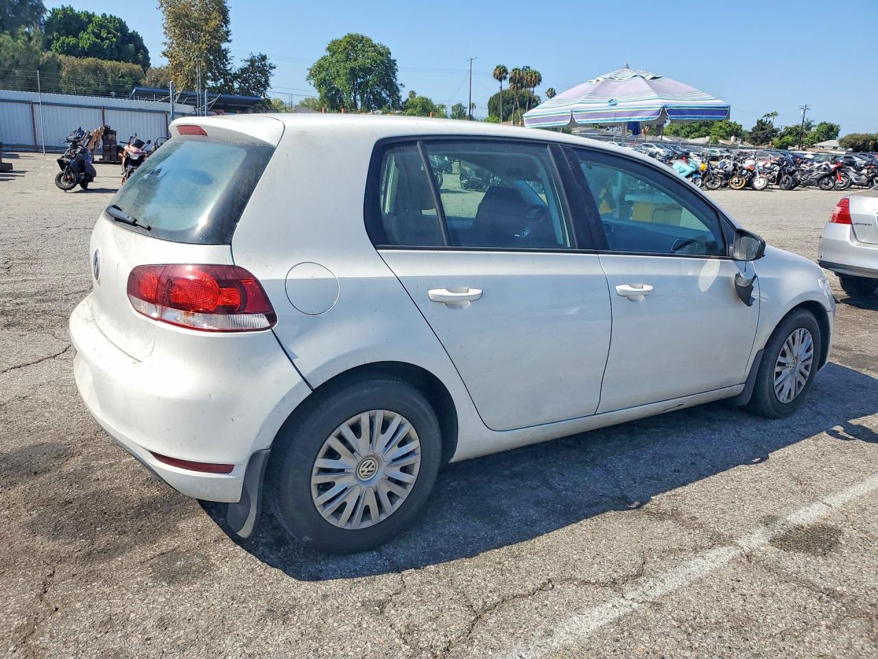 2014 Volkswagen Golf White vin: WVWDB7AJ5EW002083