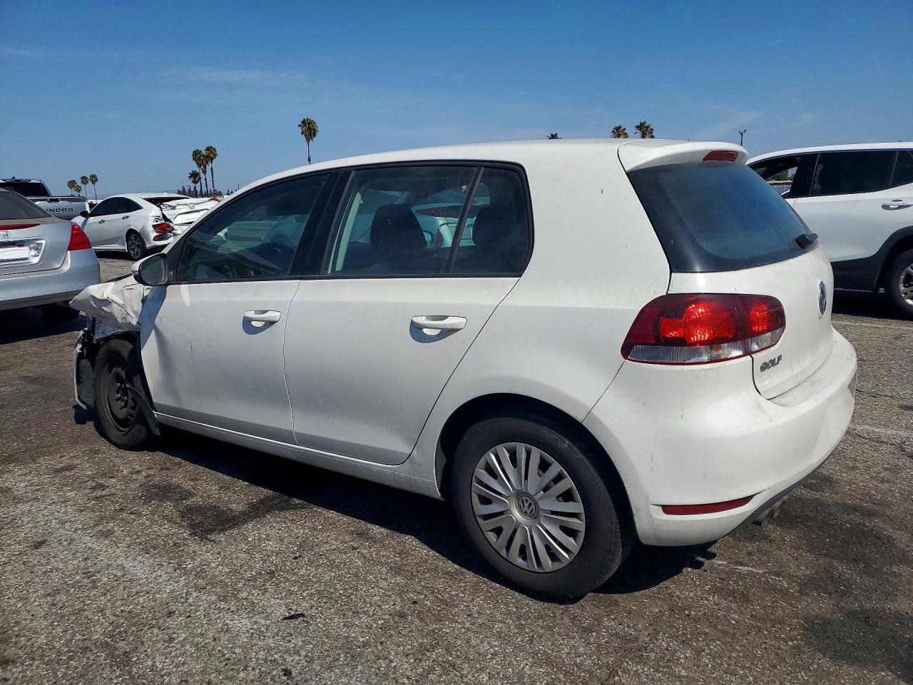 2014 Volkswagen Golf White vin: WVWDB7AJ5EW002083