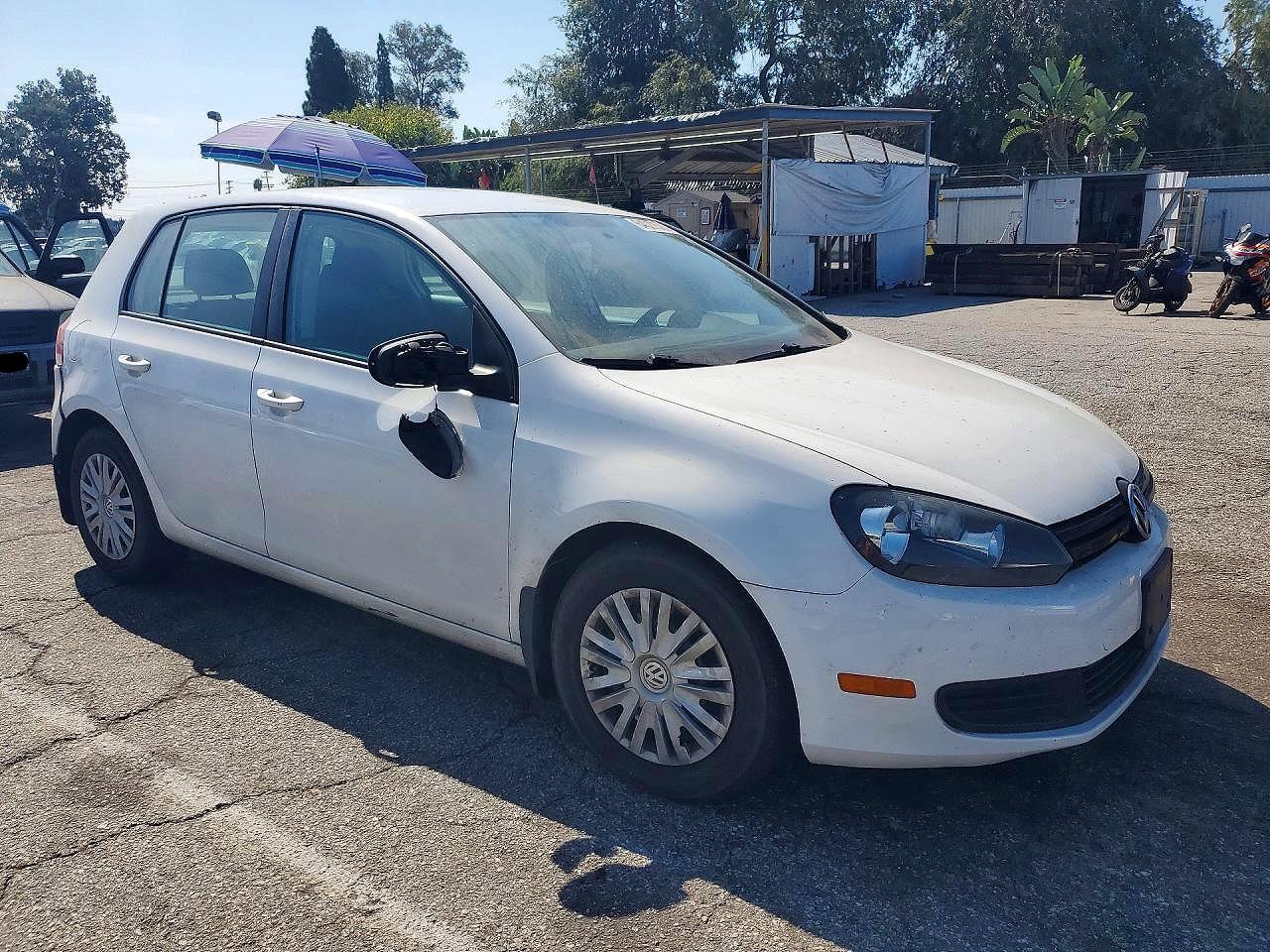 2014 Volkswagen Golf White vin: WVWDB7AJ5EW002083