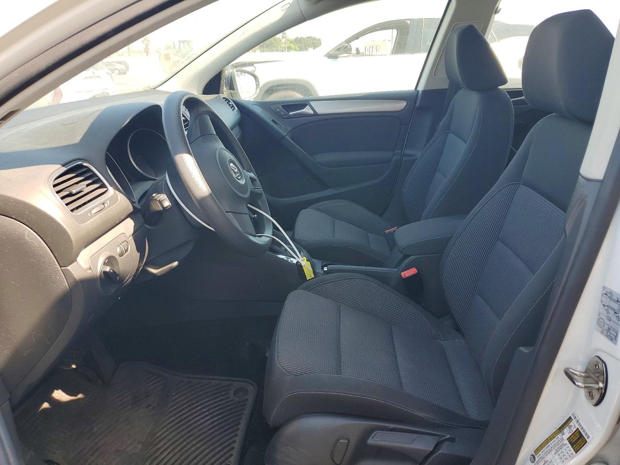 2014 Volkswagen Golf White vin: WVWDB7AJ5EW002083